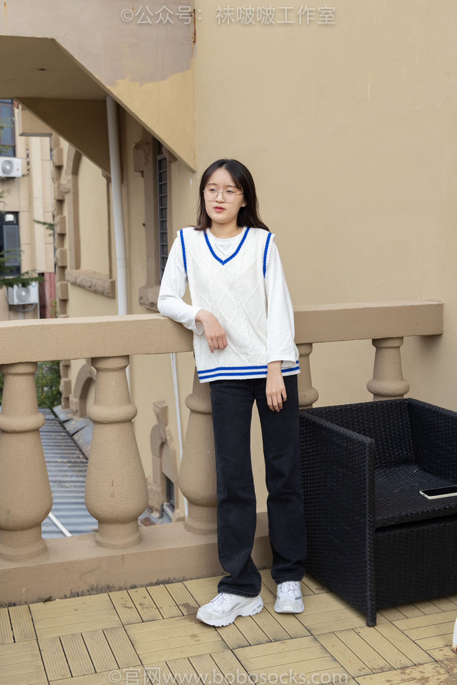 BoBoSocks袜啵啵 积分限定作品007 熊熊-运动鞋、白棉袜、裸足_第4张