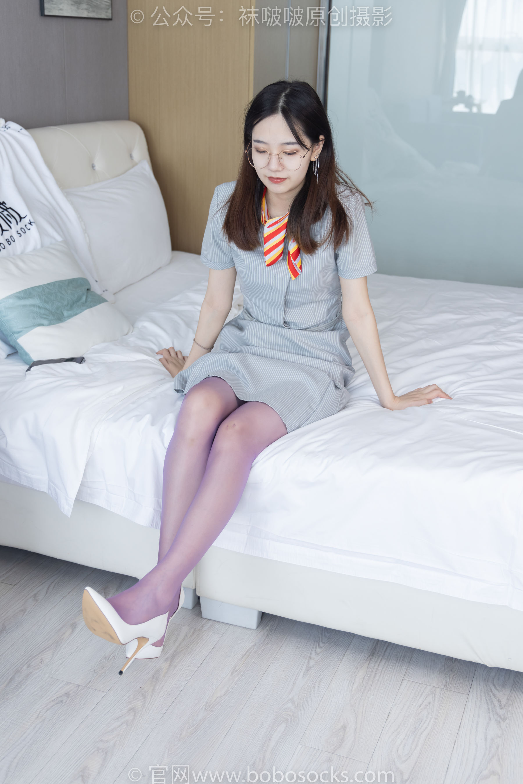 BoBoSocks袜啵啵 No.205 小甜 豆-白色高跟鞋、紫色油亮丝袜_第1张