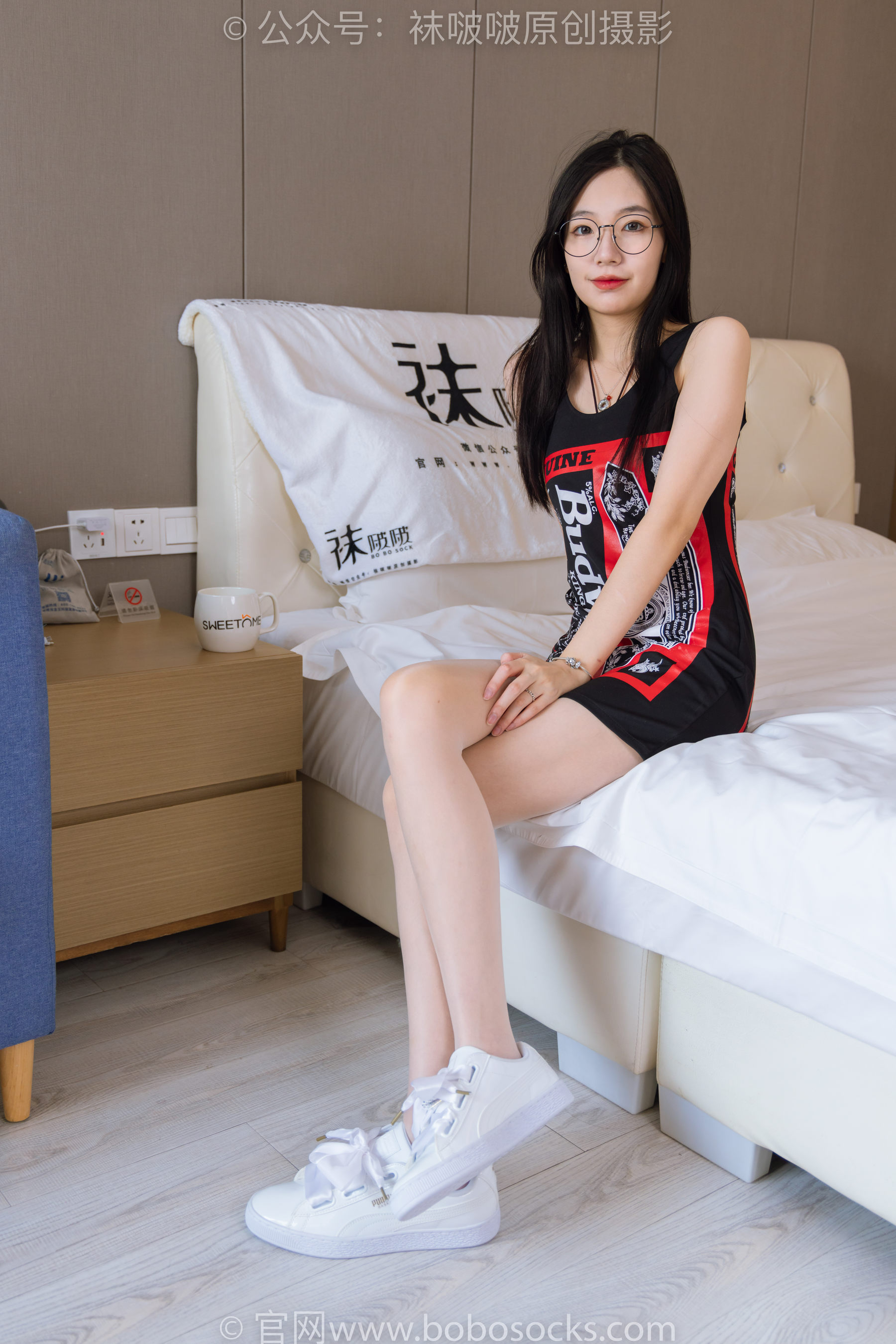 BoBoSocks袜啵啵 No.230 小甜豆-两双高跟鞋、板鞋、油亮肉丝、油亮白丝_第2张