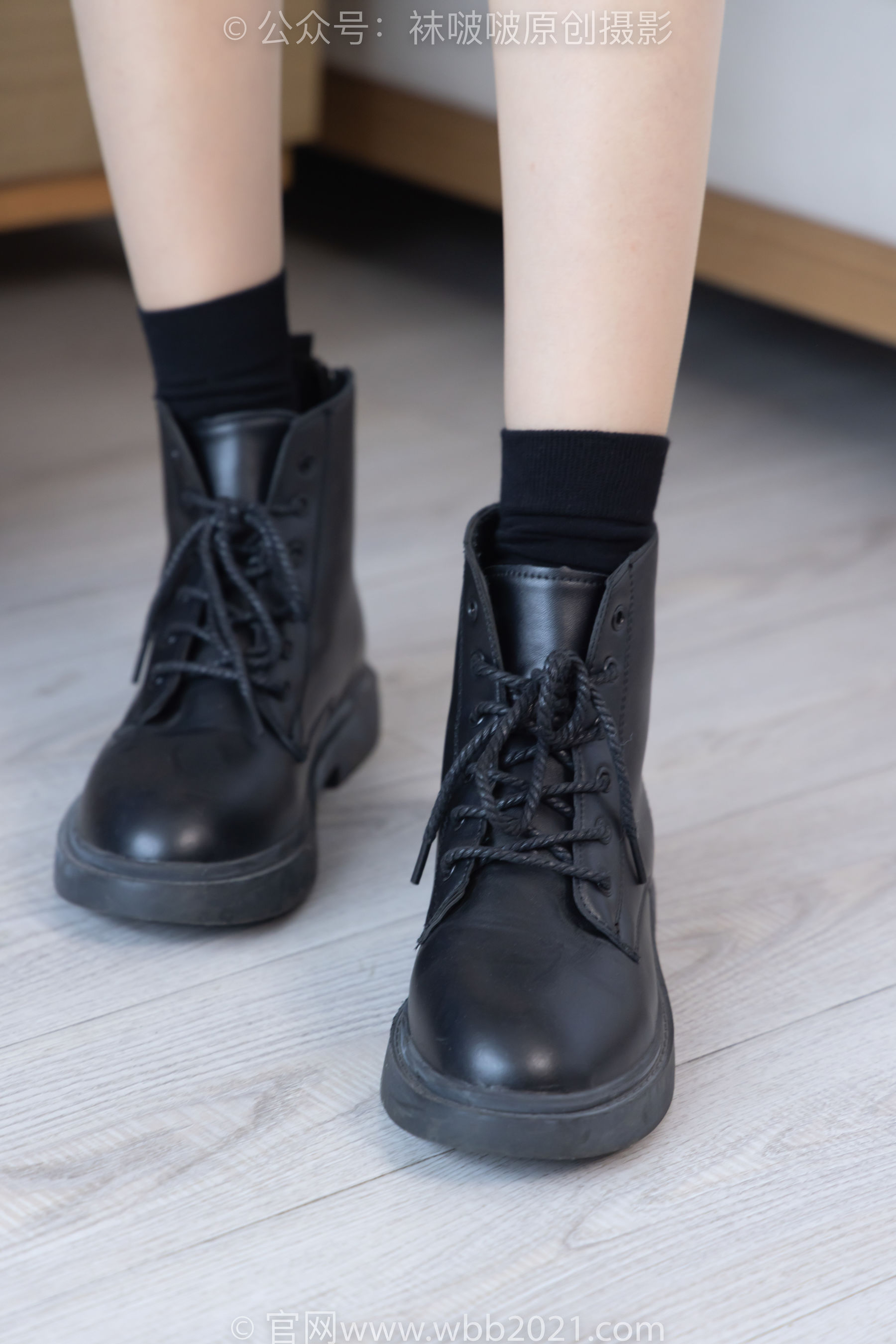 BoBoSocks袜啵啵 No.280 稚予 - 马丁靴、高跟鞋、黑棉袜、肉丝_第1张