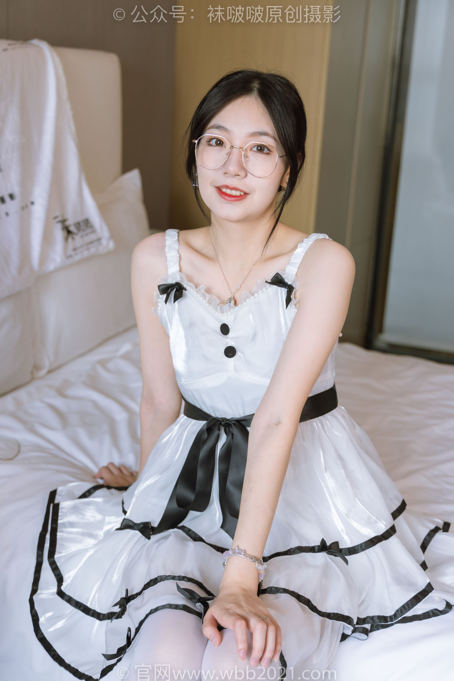 BoBoSocks袜啵啵 No.299 小甜豆 - 两双高跟鞋、厚白丝大腿袜_第3张