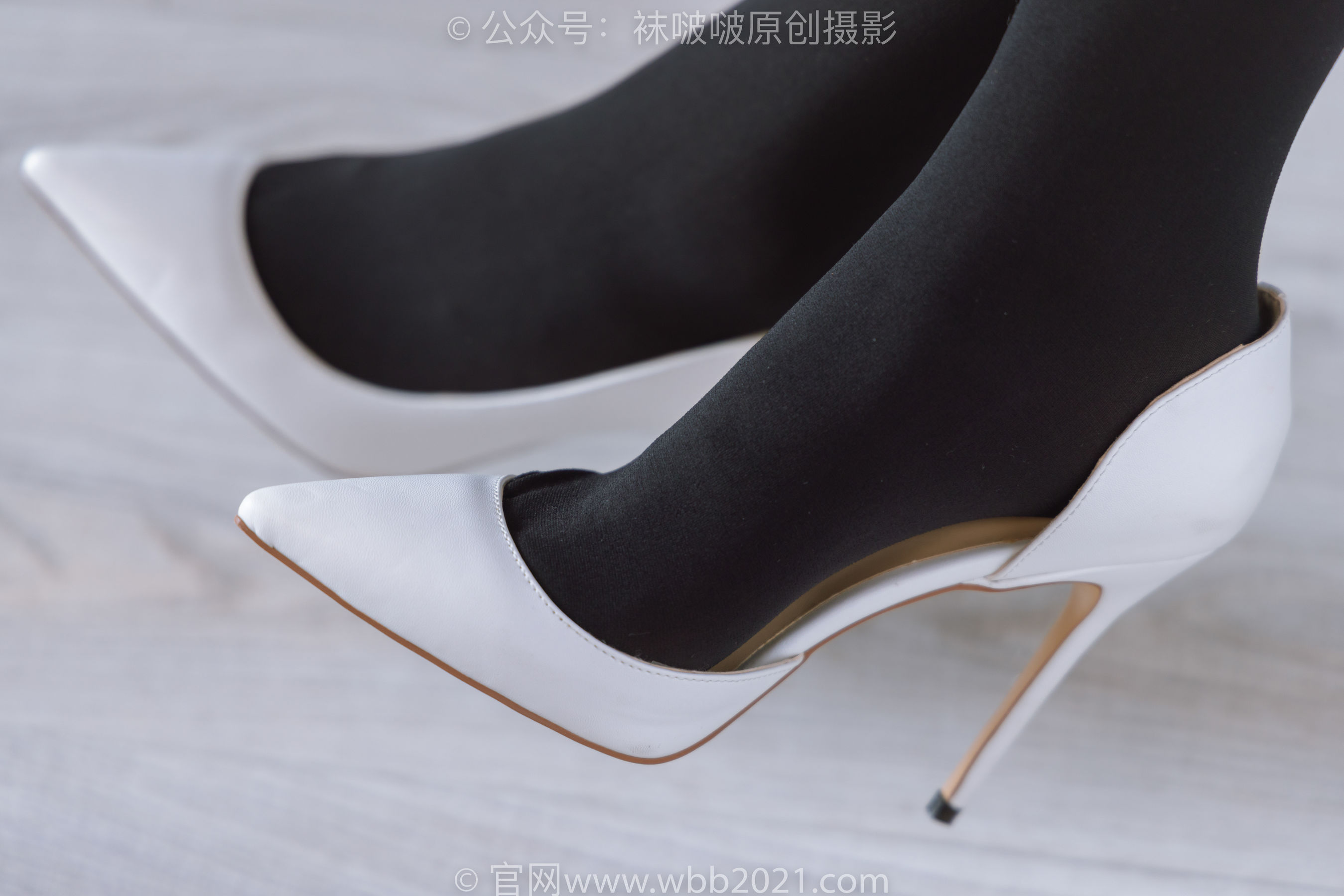 BoBoSocks袜啵啵 No.299 小甜豆 - 两双高跟鞋、厚黑丝大腿袜_第5张