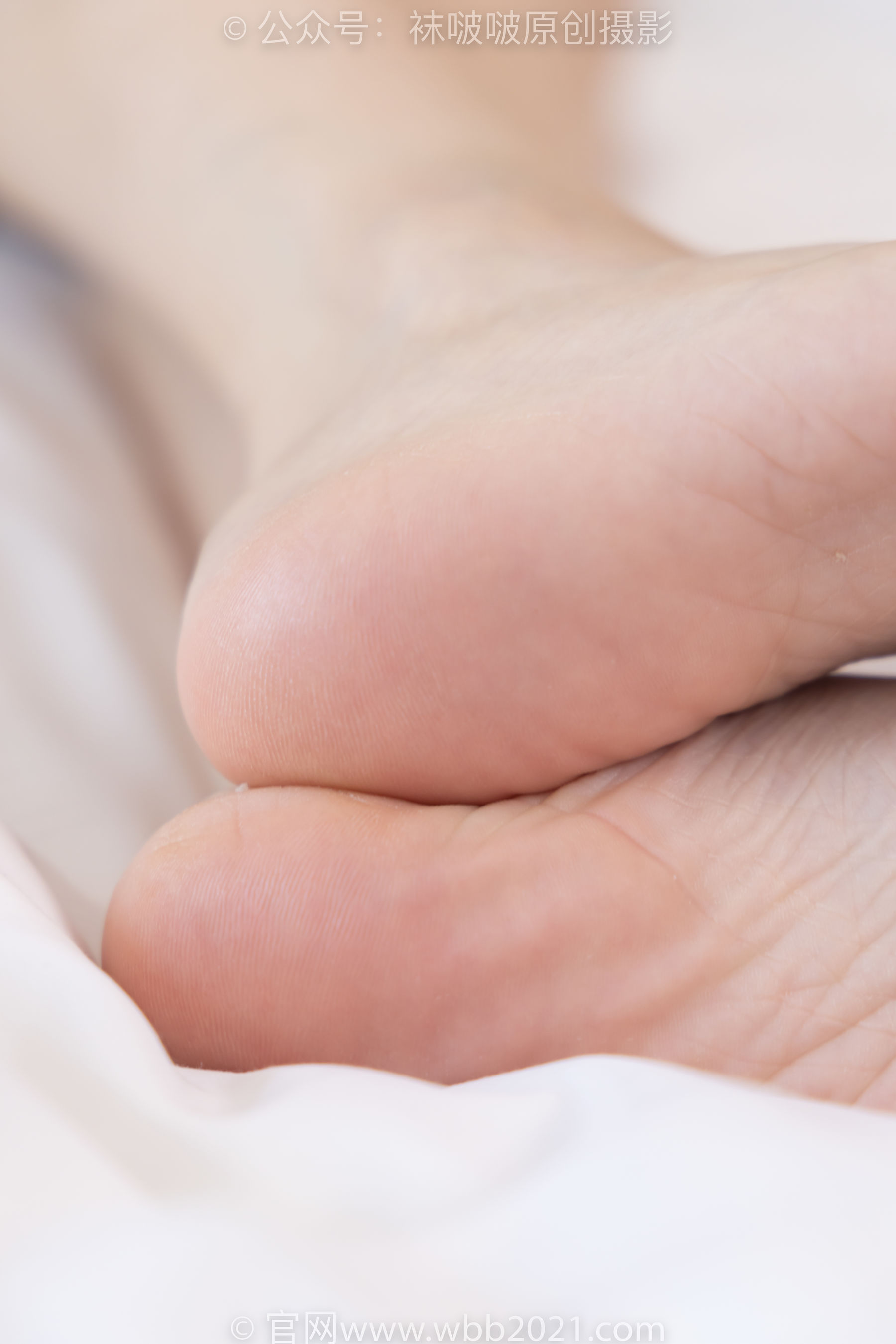 BoBoSocks袜啵啵 No.309 稚予 -两双高跟鞋、灰丝、白丝、裸足、踩奶油蛋糕剧情_第3张