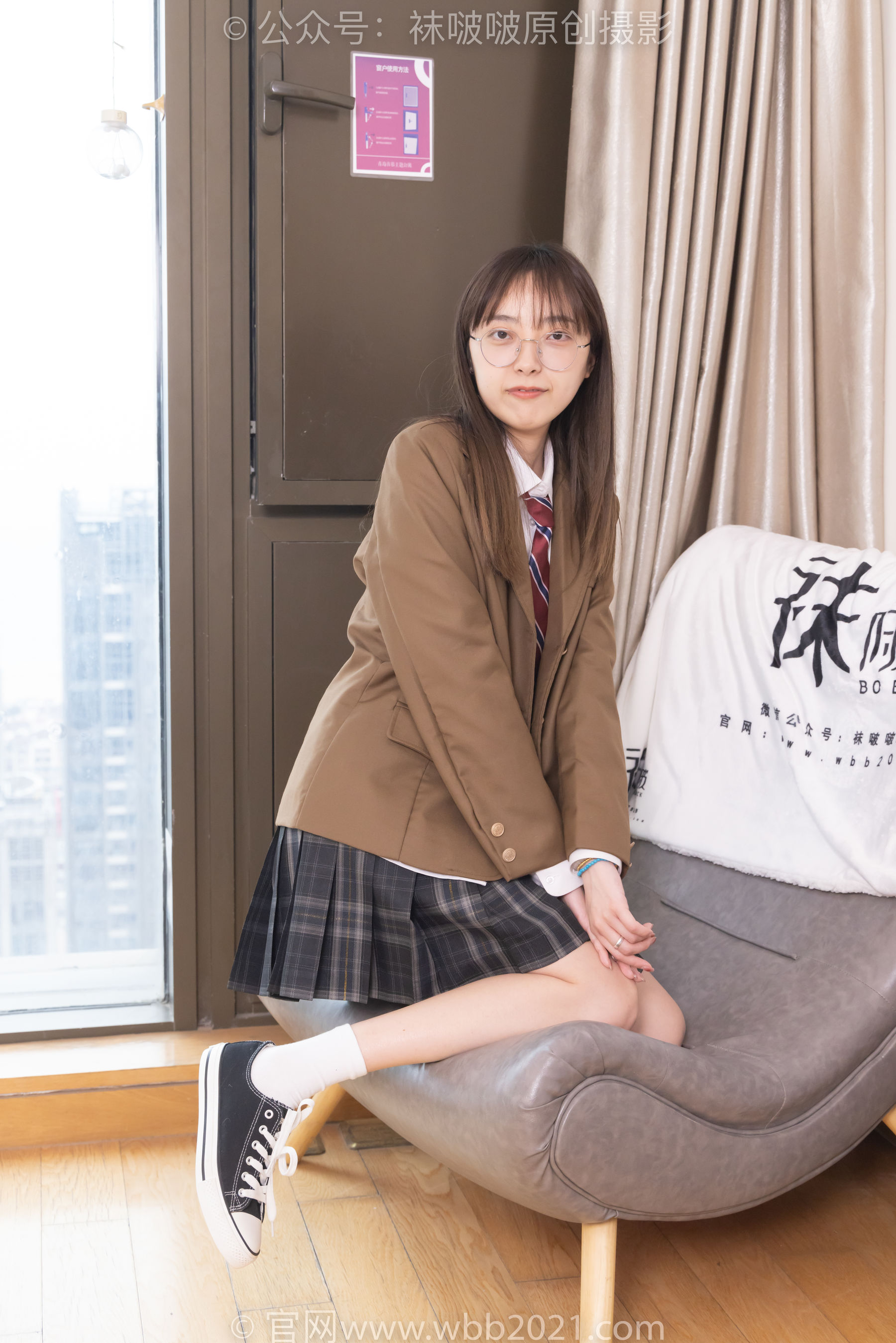 BoBoSocks袜啵啵 No.370 稚予 -板鞋、白棉袜、灰色棉船袜_第4张