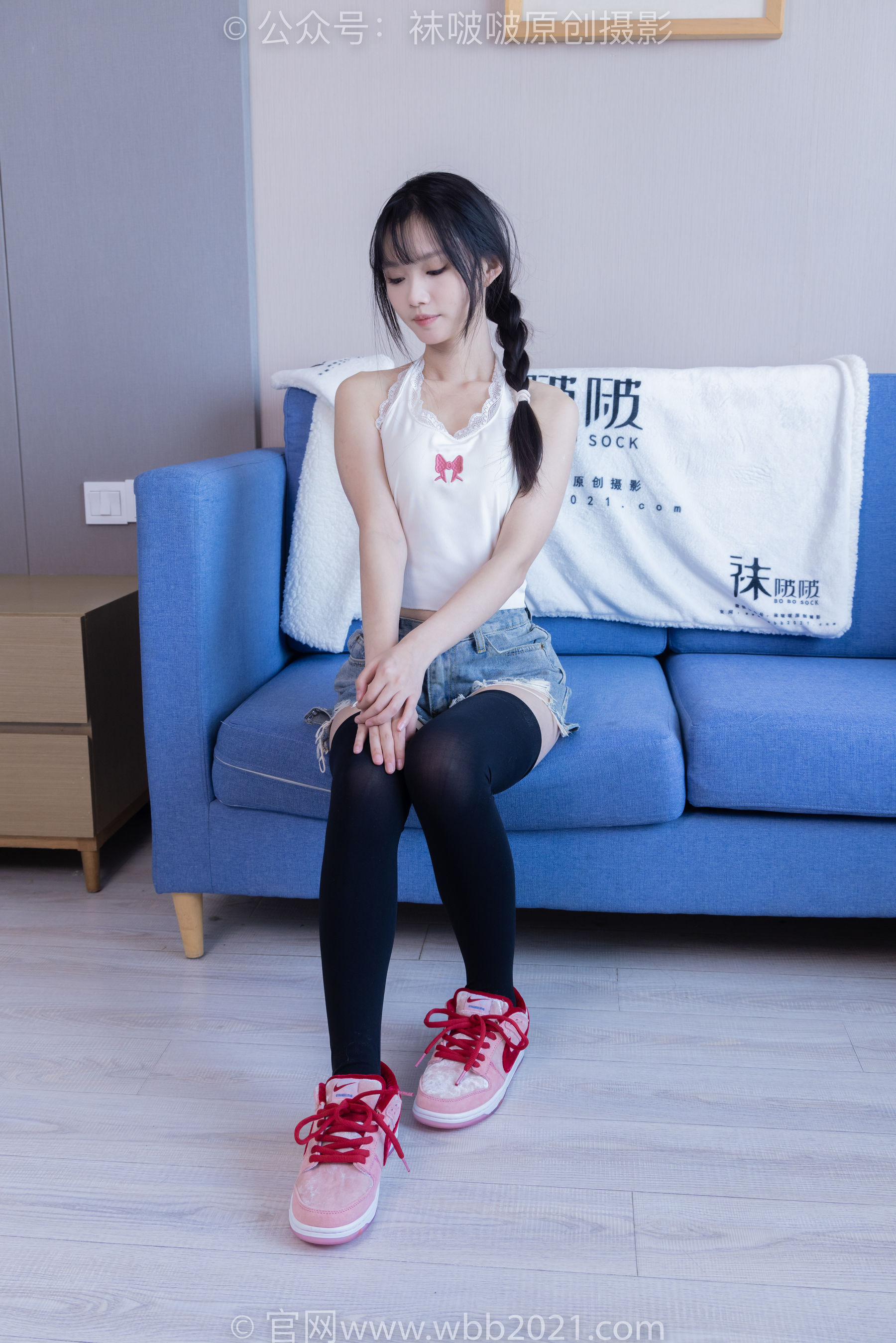 BoBoSocks袜啵啵 No.390 甜甜圈 -板鞋、厚黑丝大腿袜、厚白丝大腿袜_第2张