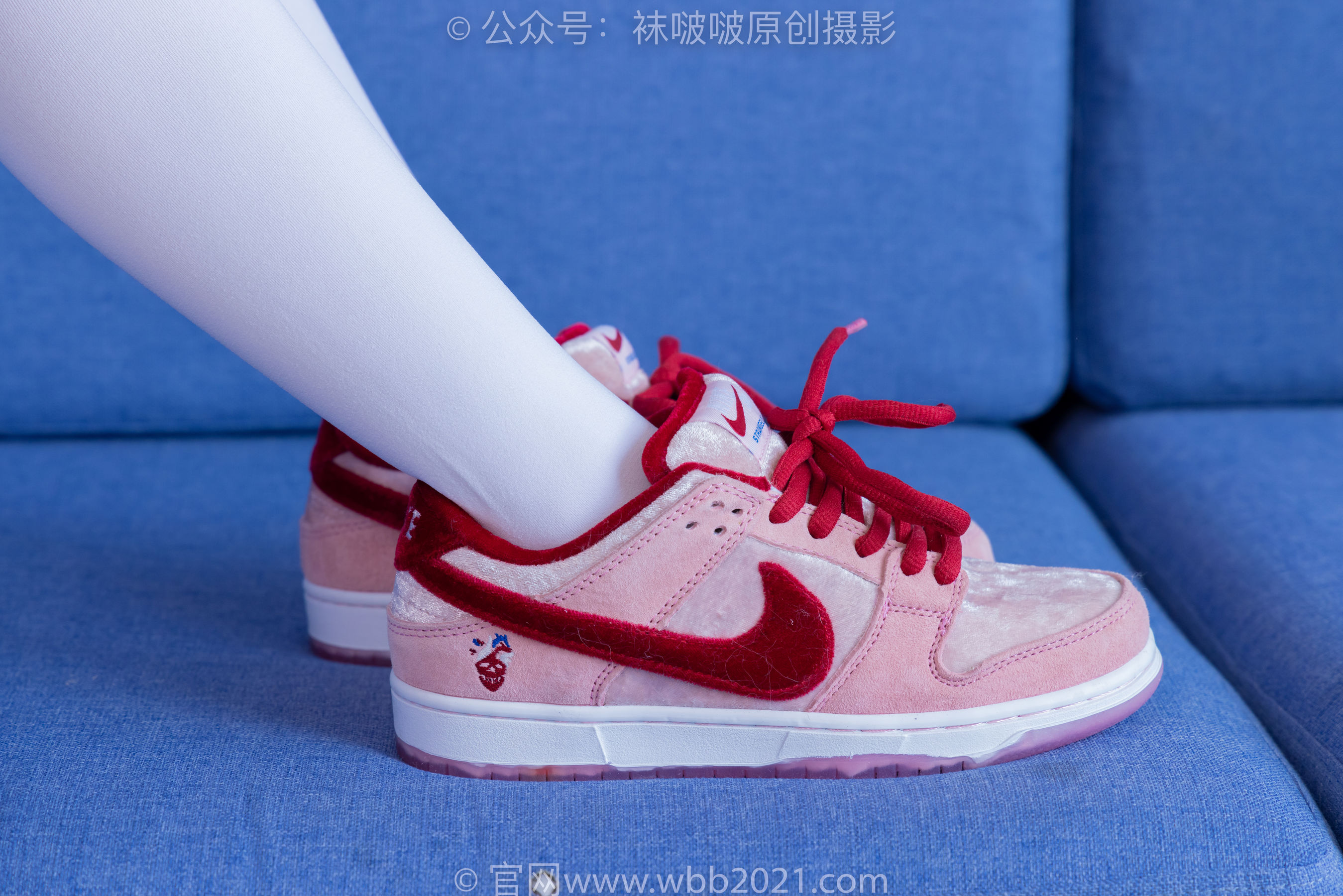 BoBoSocks袜啵啵 No.390 甜甜圈 -板鞋、厚黑丝大腿袜、厚白丝大腿袜_第3张