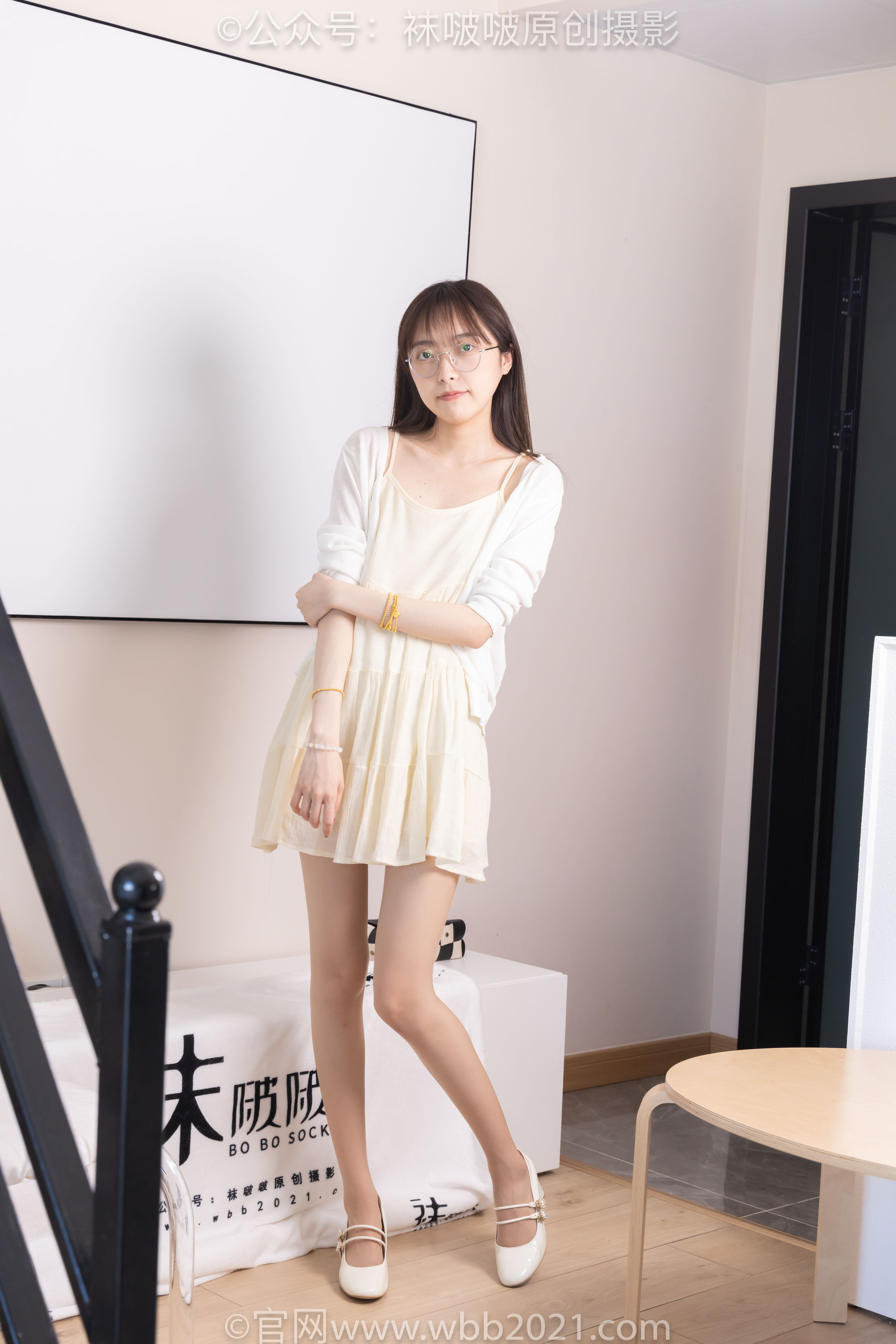 BoBoSocks袜啵啵 No.391 稚予 -两双高跟鞋、肉丝、油亮白丝、裸足_第1张