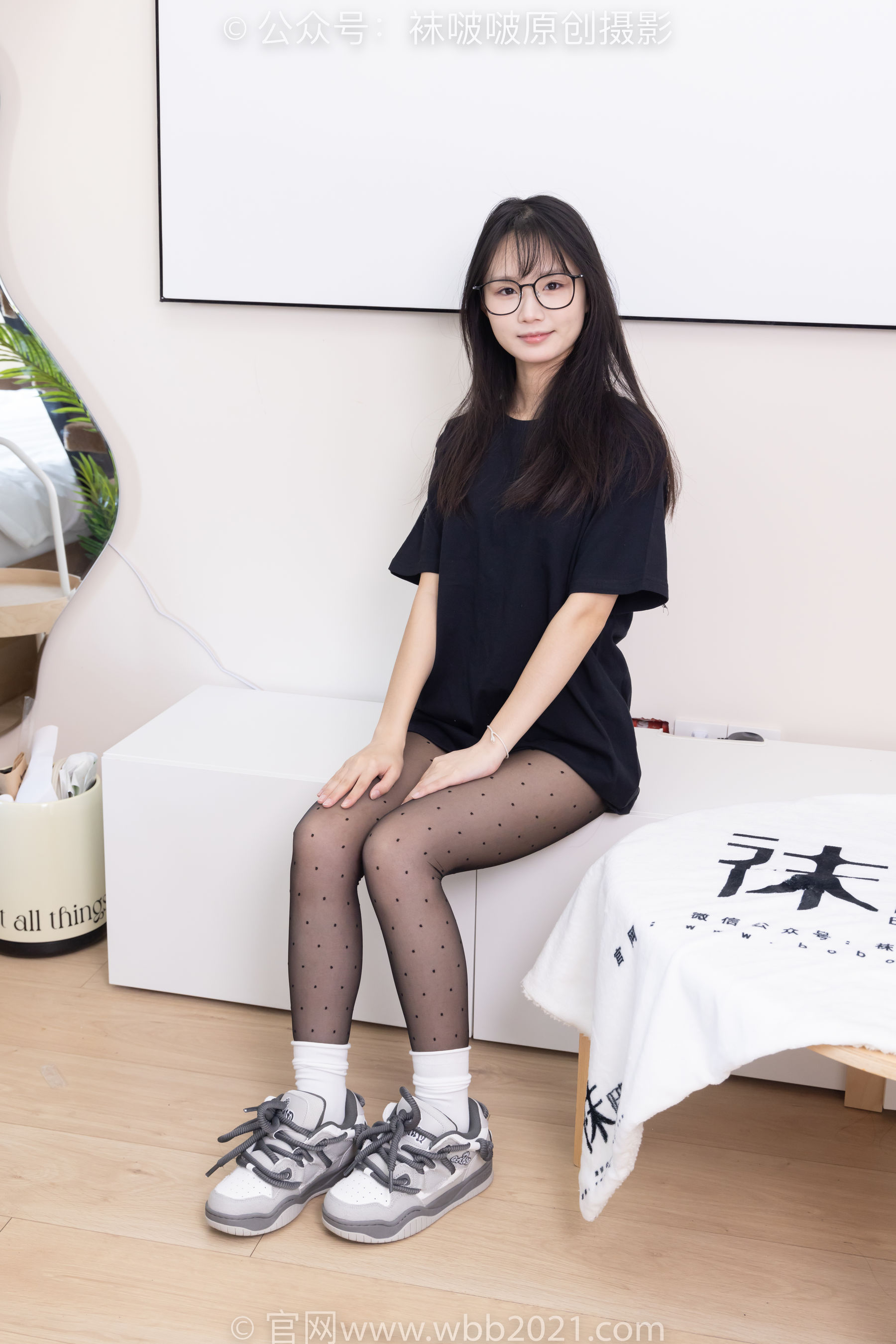 BoBoSocks袜啵啵 No.418 甜甜圈 - 板鞋、白棉袜、波点黑丝_第1张