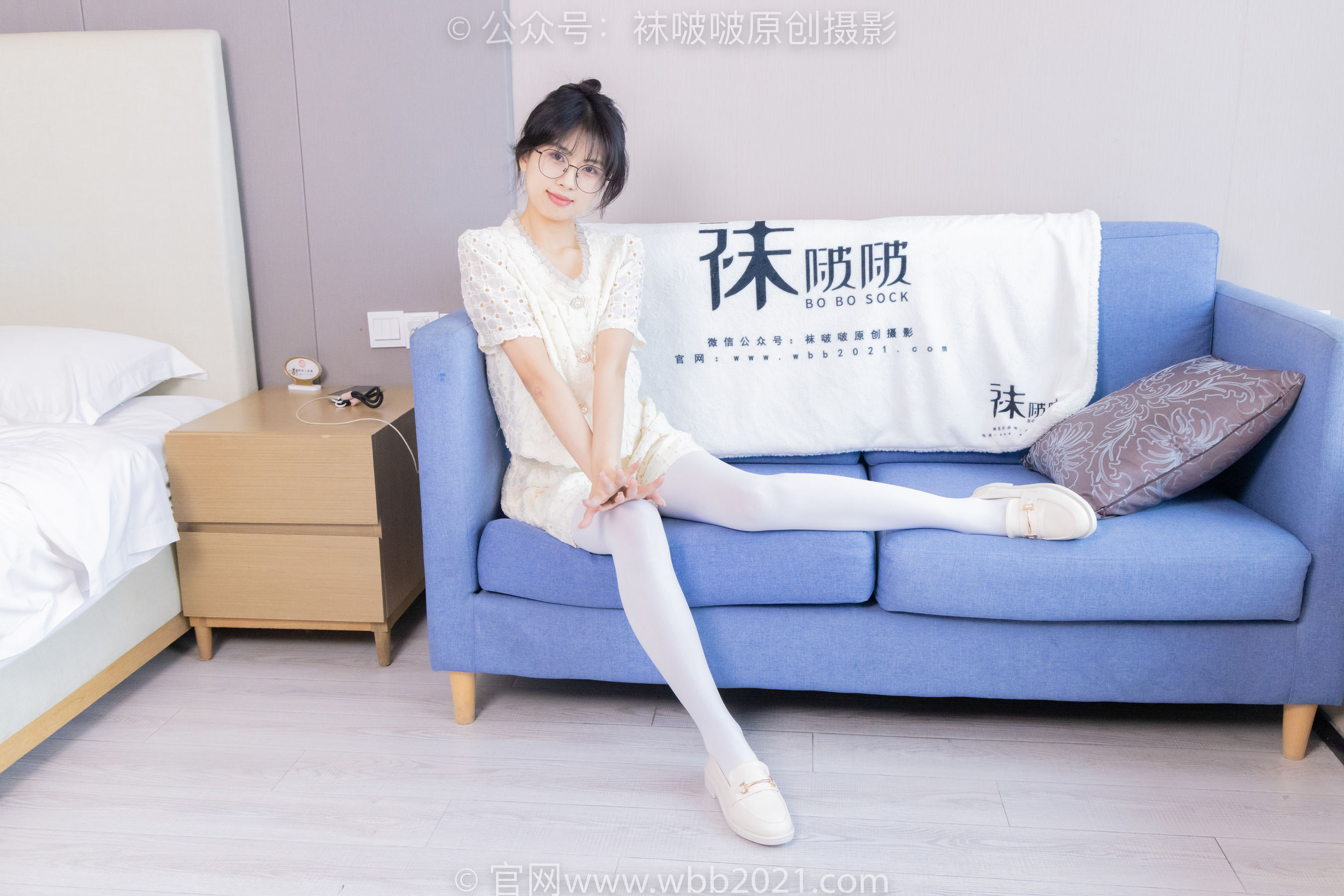 BoBoSocks袜啵啵 No.421 奶油 - 皮鞋、厚白丝、瑜伽动作时老头乐挠脚剧情_第2张