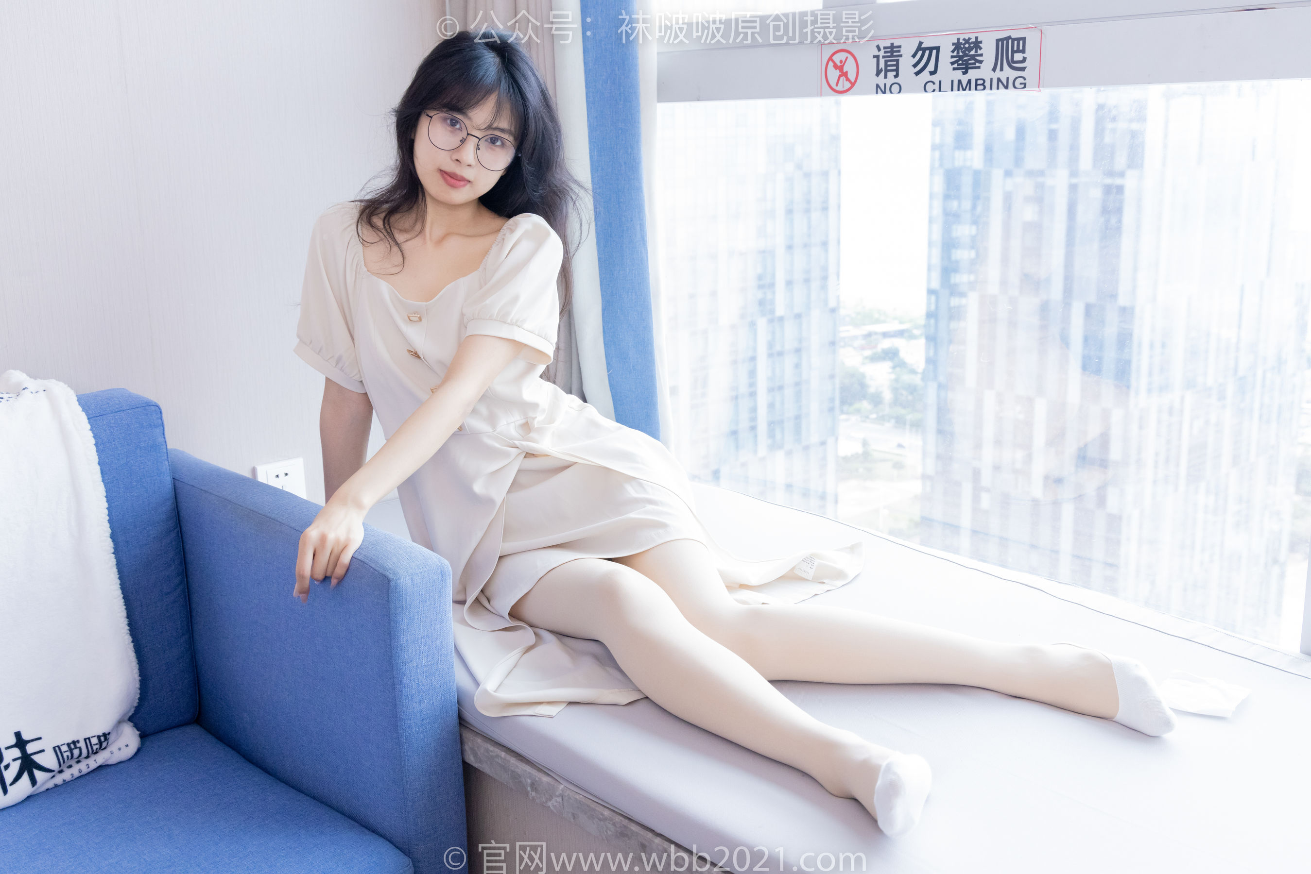 BoBoSocks袜啵啵 No.483 奶油 - 板鞋、白船袜厚肉丝叠穿、厚肉丝、瑜伽动作、船袜和丝袜分别踩葡萄剧情_第3张