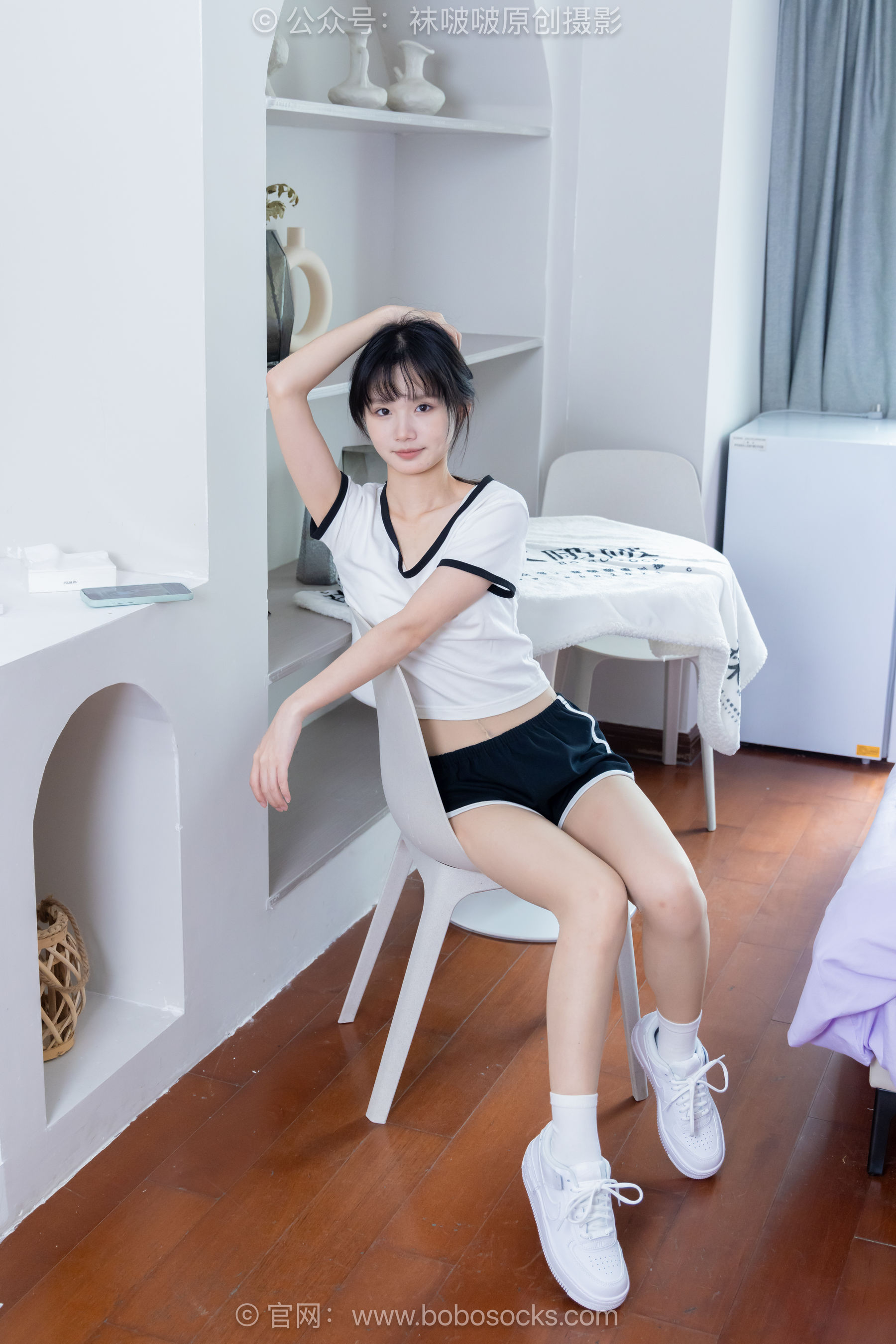 BoBoSocks袜啵啵 No.488 甜甜圈 板鞋、白棉袜、薄肉丝_第1张