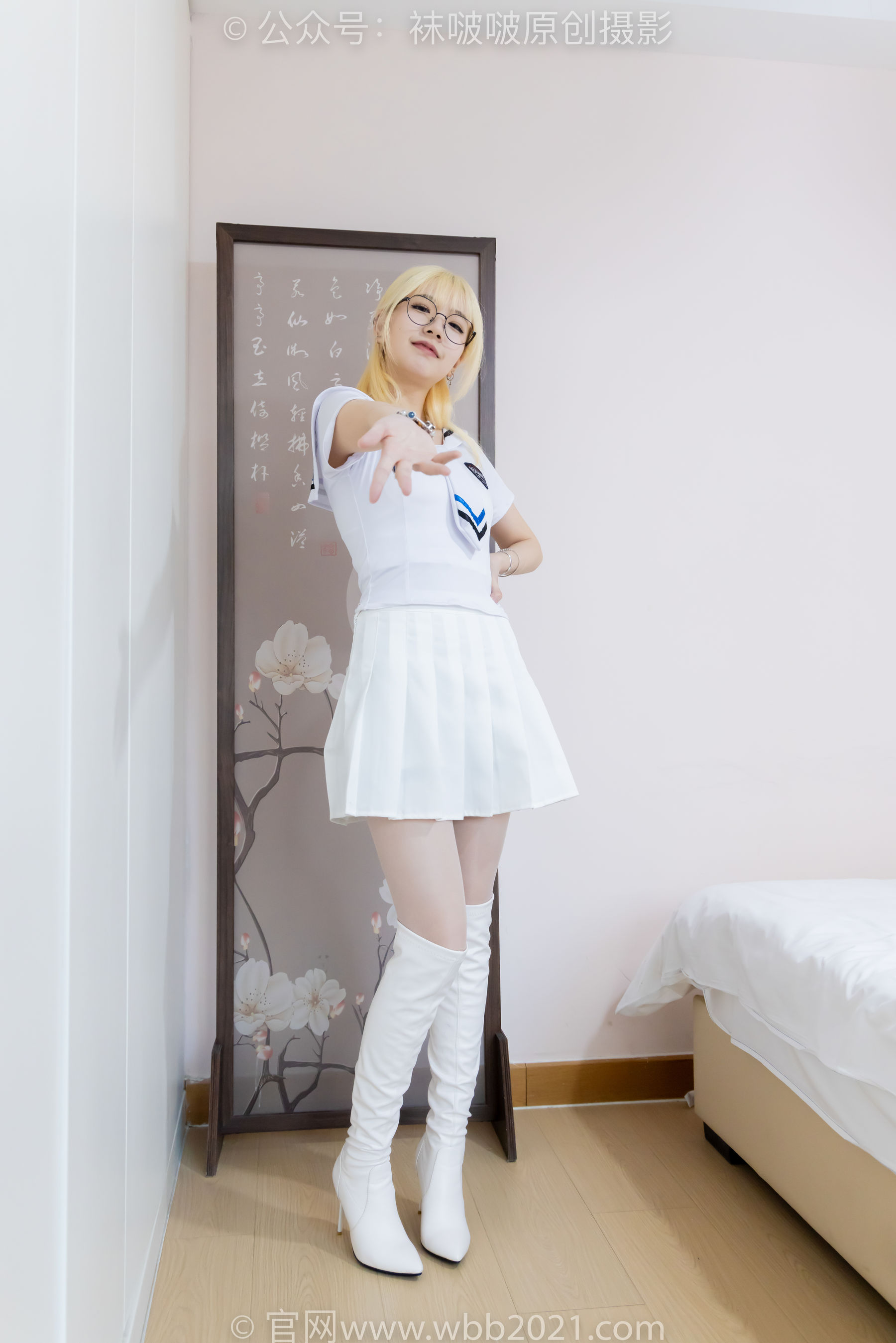 BoBoSocks袜啵啵 No.495 小甜豆 高跟长靴、白棉袜、薄白丝_第1张