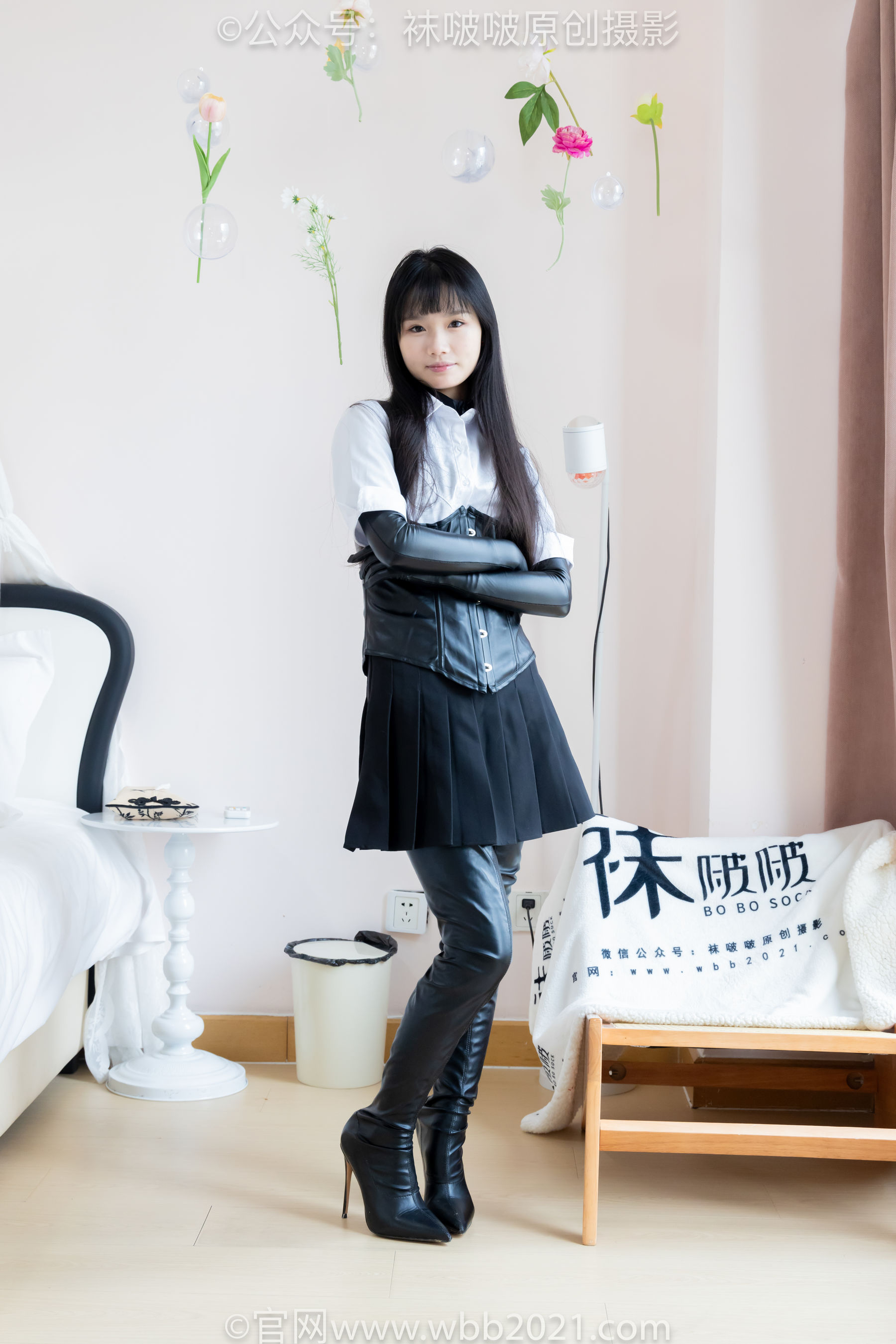 BoBoSocks袜啵啵 No.499 甜甜圈 - 高跟长靴、踩脚裤、厚黑丝五指袜、黑皮手套、裤里丝_第1张