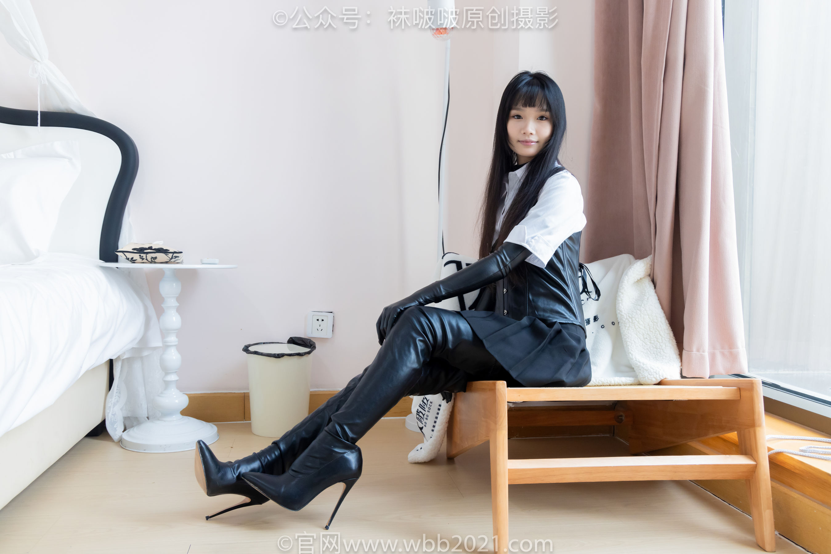 BoBoSocks袜啵啵 No.499 甜甜圈 - 高跟长靴、踩脚裤、厚黑丝五指袜、黑皮手套、裤里丝_第2张