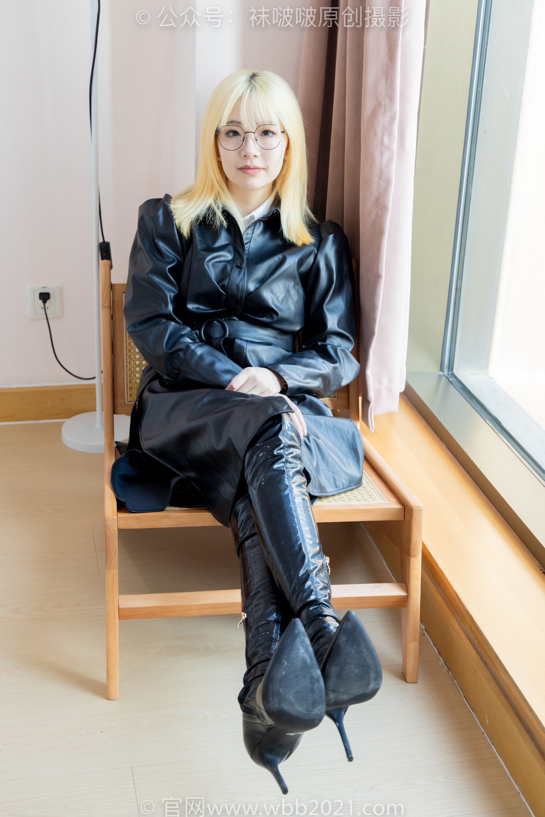 BoBoSocks袜啵啵 No.507 小甜豆 高跟长靴、薄黑丝、皮衣外套、ol风_第3张