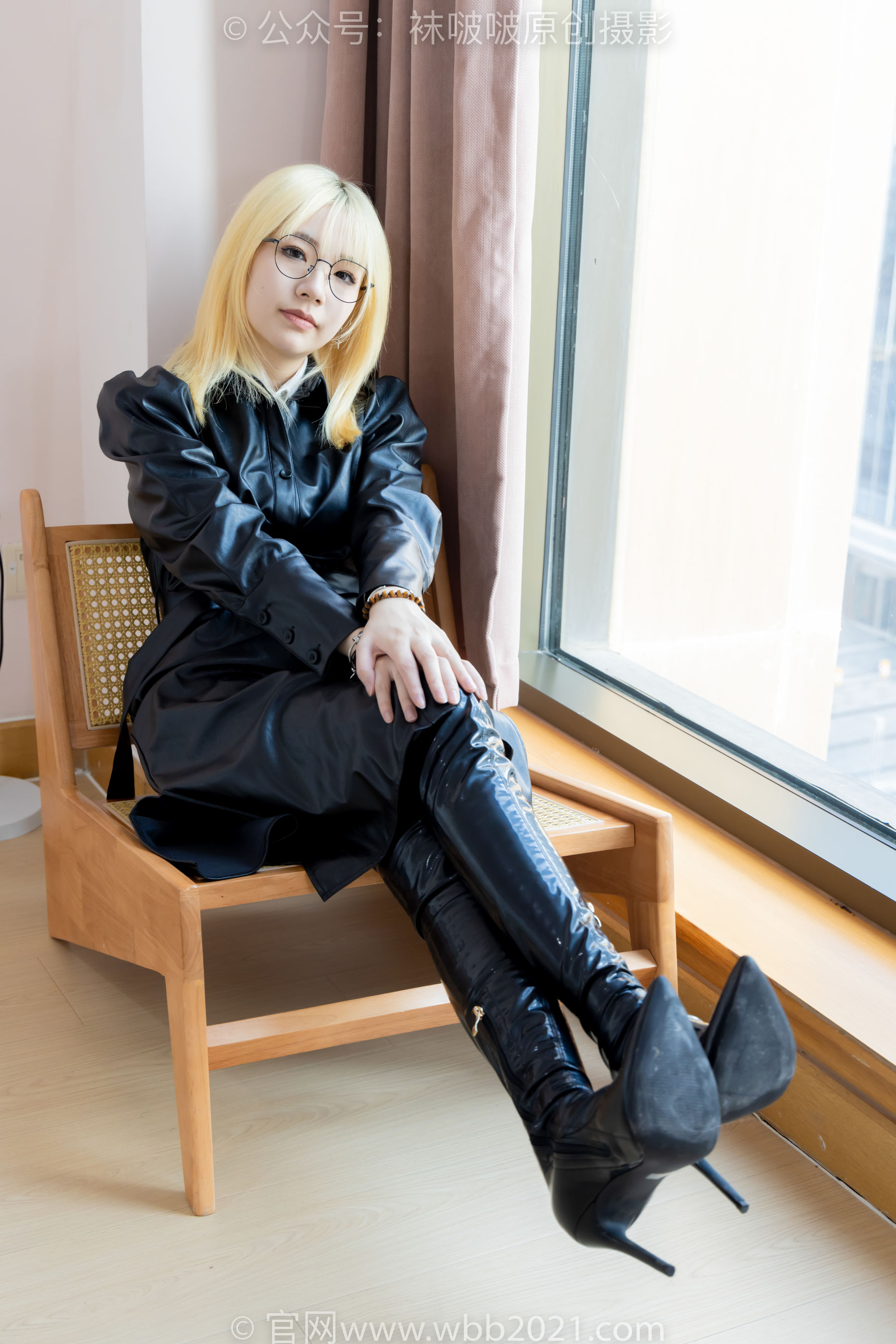 BoBoSocks袜啵啵 No.507 小甜豆 高跟长靴、薄黑丝、皮衣外套、ol风_第4张