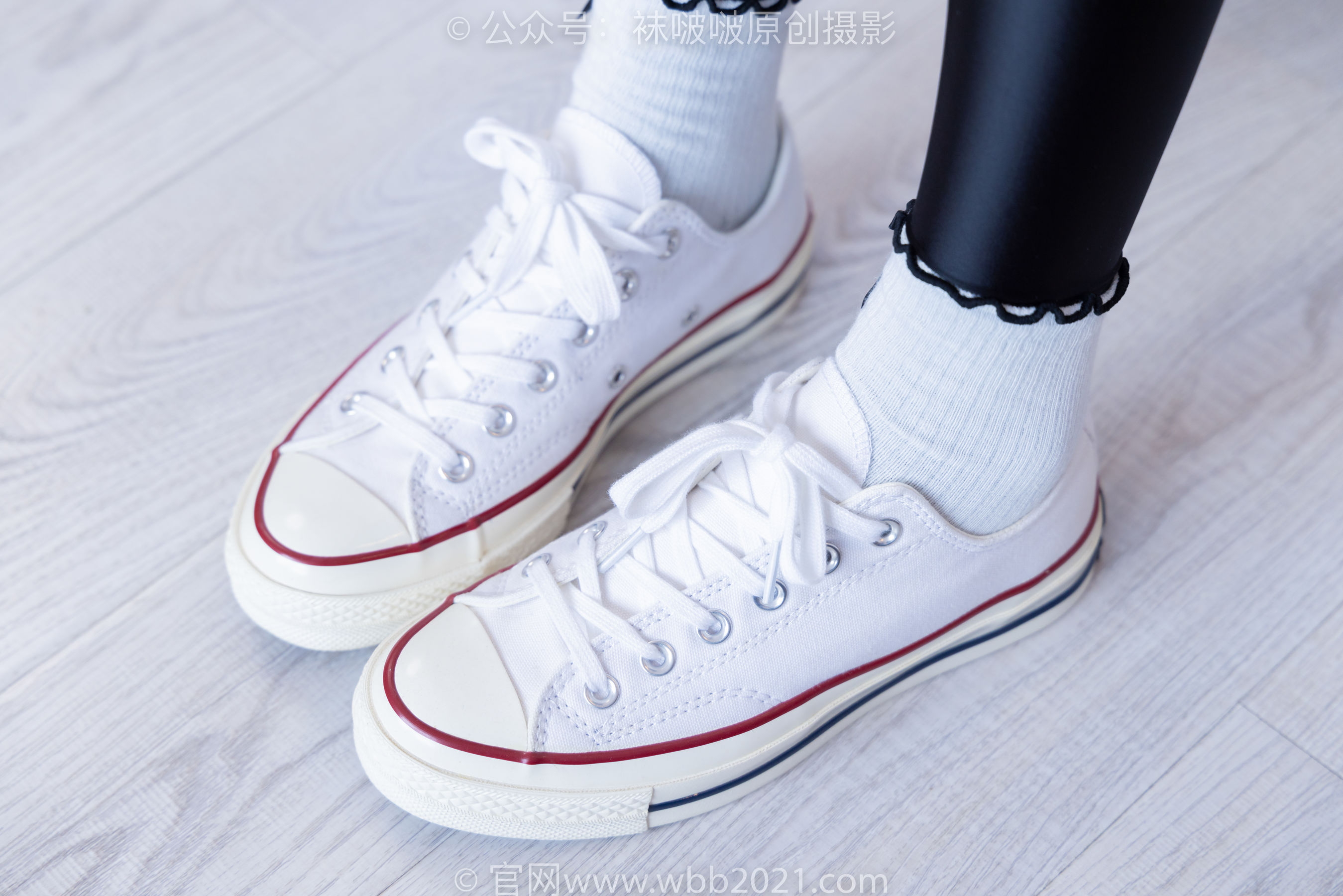 BoBoSocks袜啵啵 No.513 小甜豆 帆布鞋、白棉袜、厚黑丝五指袜、黑丝手套_第2张