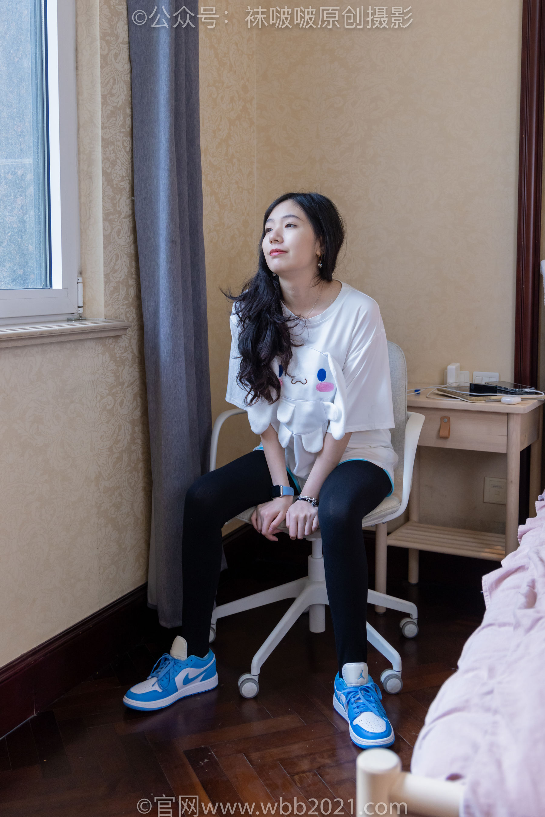 BoBoSocks袜啵啵 No.516 小甜豆 - 板鞋、厚黑色踩脚裤袜、白棉袜_第1张