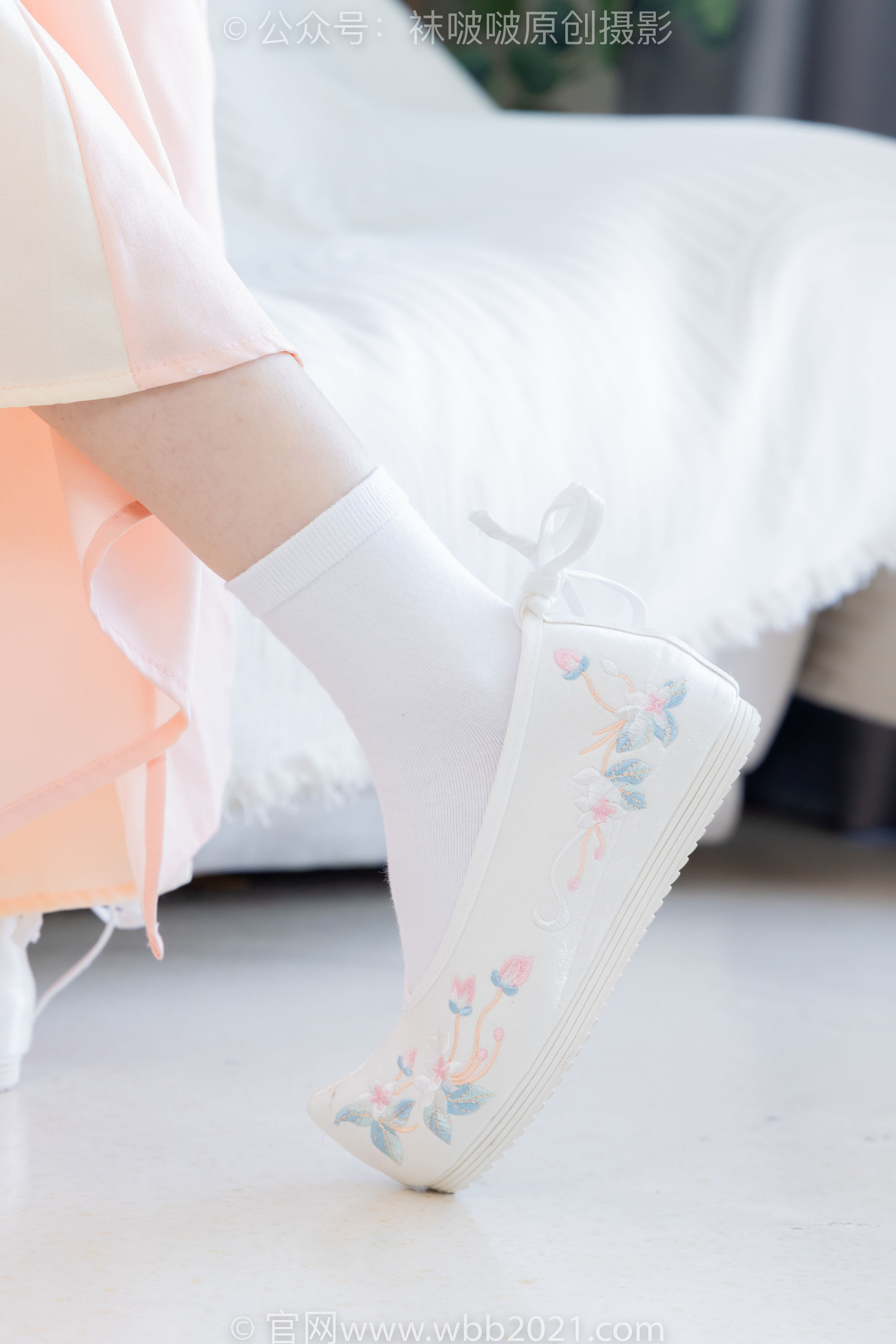 BoBoSocks袜啵啵 No.518 甜甜圈 - 平底鞋、白棉袜、裸足、汉服古装_第2张