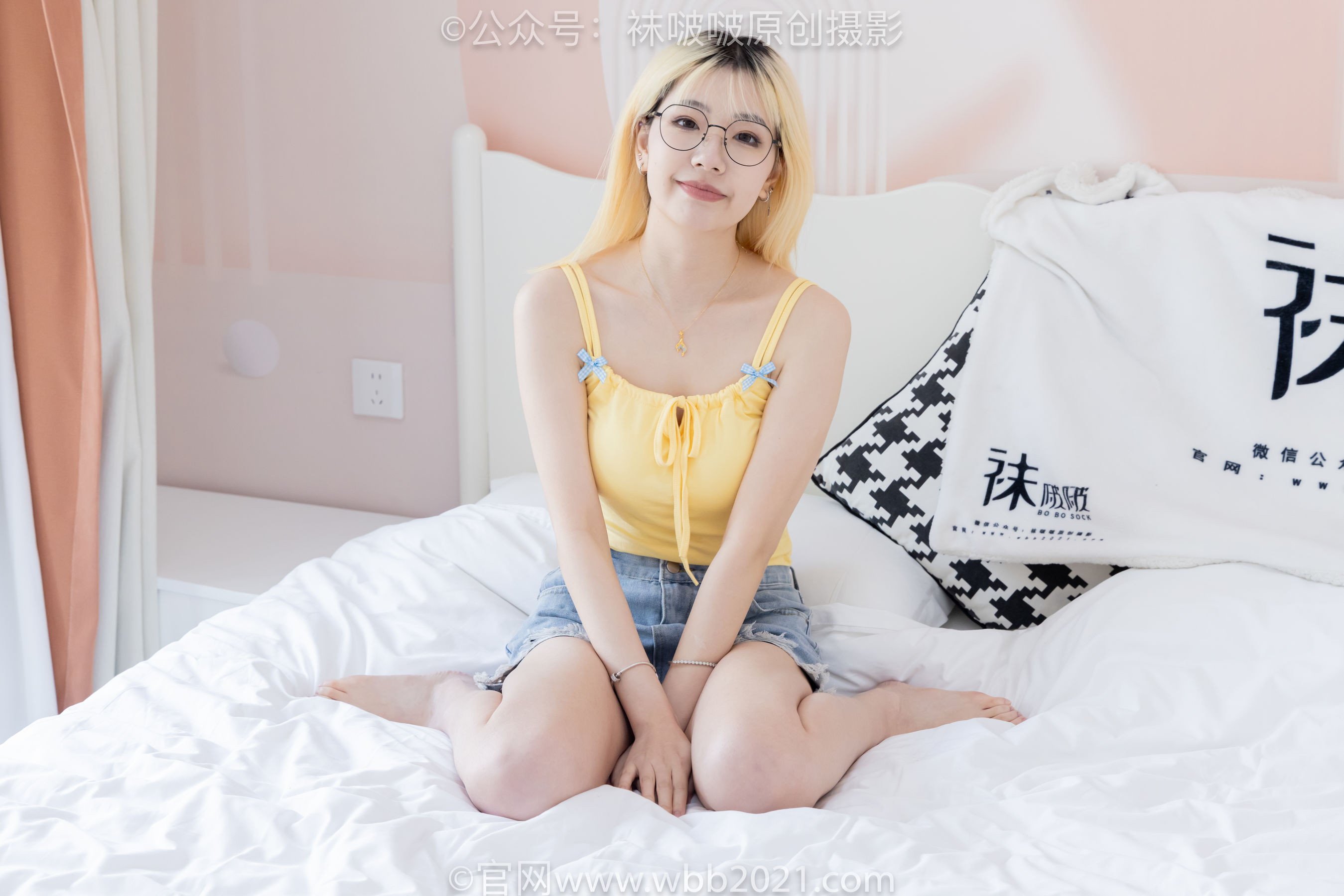 BoBoSocks袜啵啵 No.522 小甜豆 - 板鞋、高跟鞋、薄黑丝、薄白丝、裸足_第1张