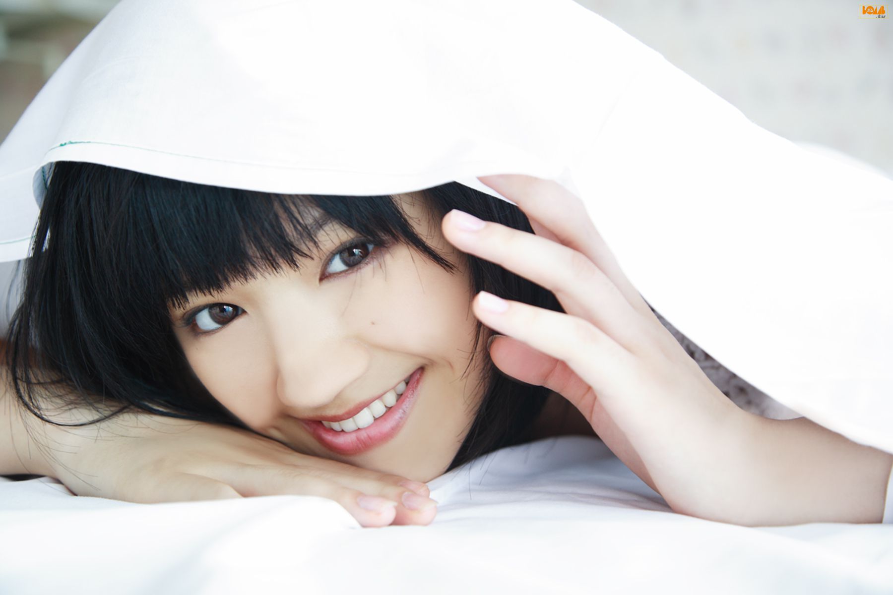 三浦葵/三浦萌《The Miura Sisters》  [Bomb.TV] 2009年11月刊_第4张