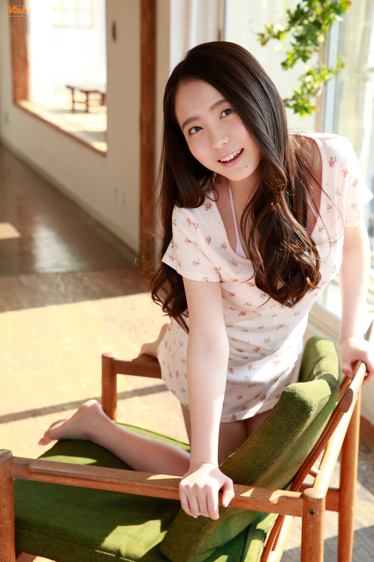 Yumi Nakano 中野佑美  [Bomb.TV] 2015年04月号_第2张