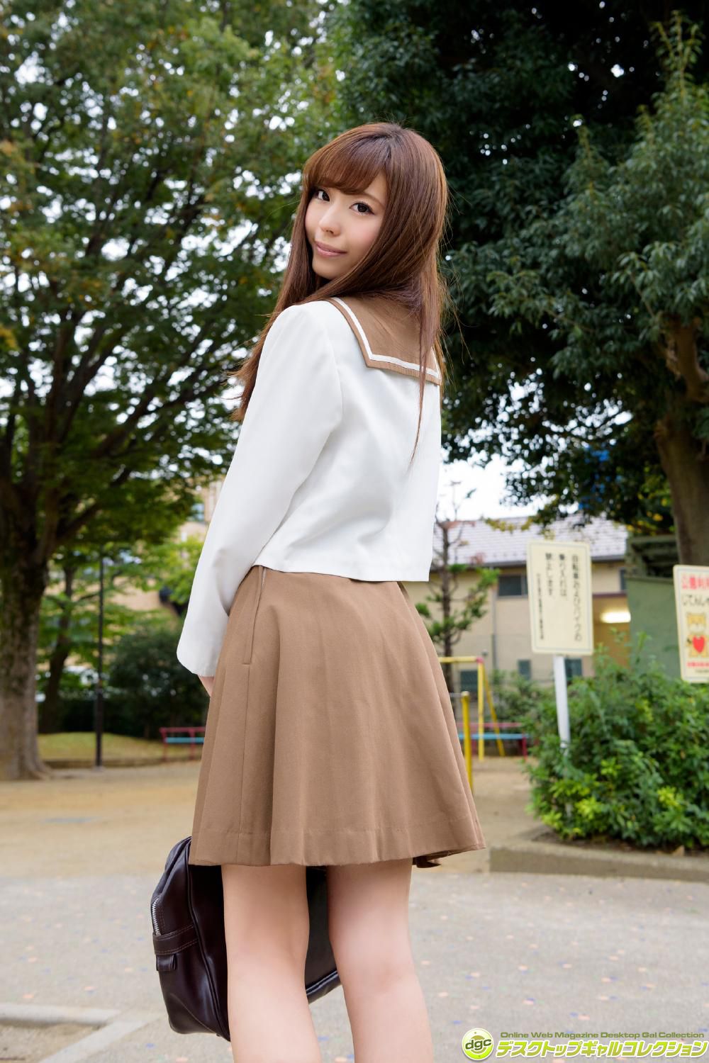 小日向結衣《グラビア界☆期待の新星が制服美女天に登場》 [DGC]_第2张