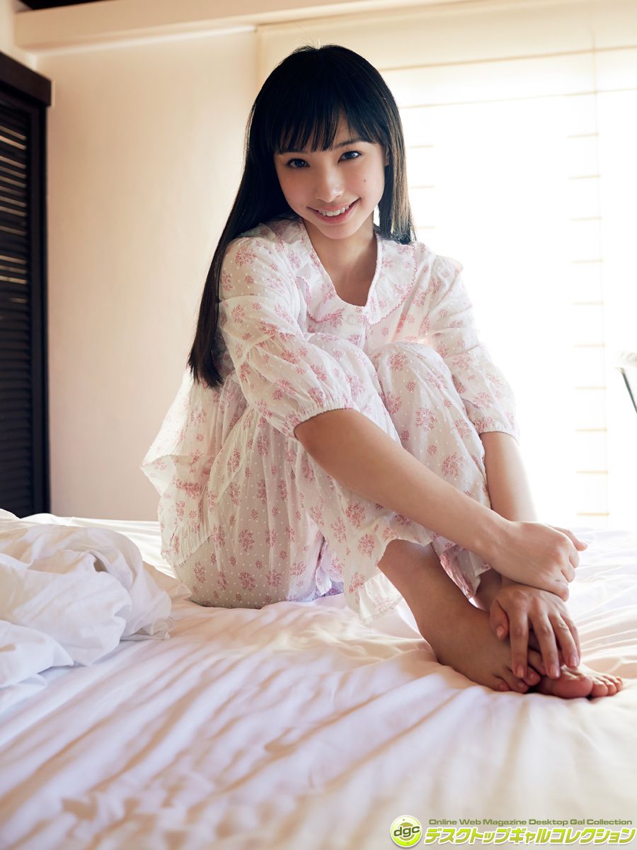 鹤卷星奈《爽やか笑顔とスレンダーボディで大人気！！》 [DGC]_第2张