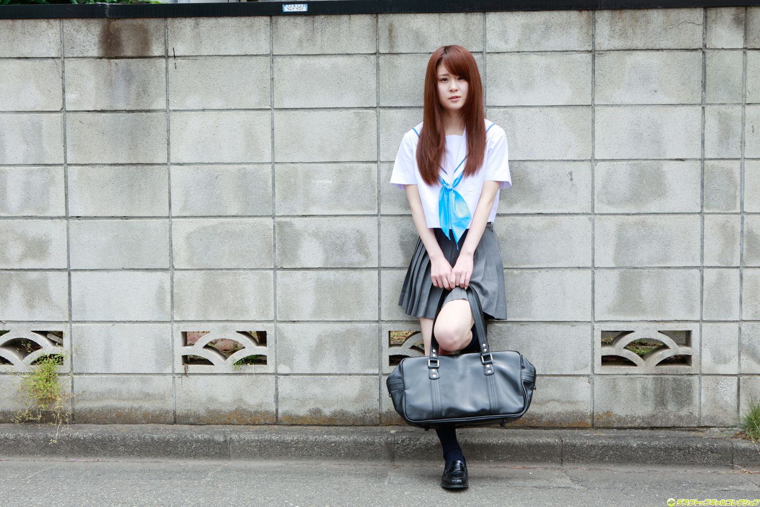 朝菜栞《甘いロリフェイスと制服の完全なる融合！》 [DGC] NO.1040_第2张