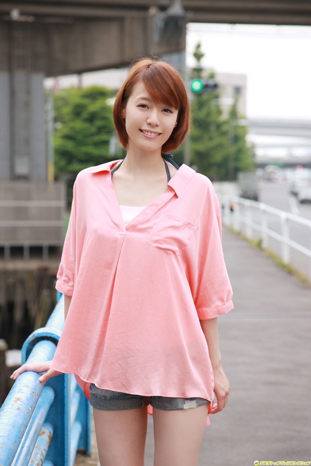 綱島恵里香《極上スレンダーお姉さんの生肌に急接近》 [DGC] NO.1054_第1张