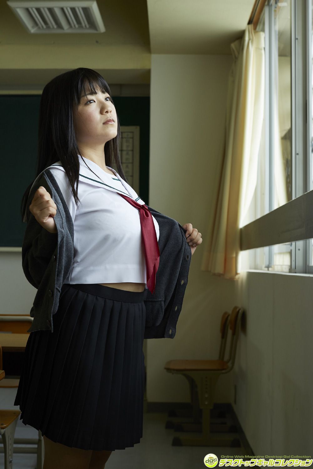 北見千賀《正統派ぽっちゃりアイドルの制服美女紀行!》 [DGC] NO.1220_第2张