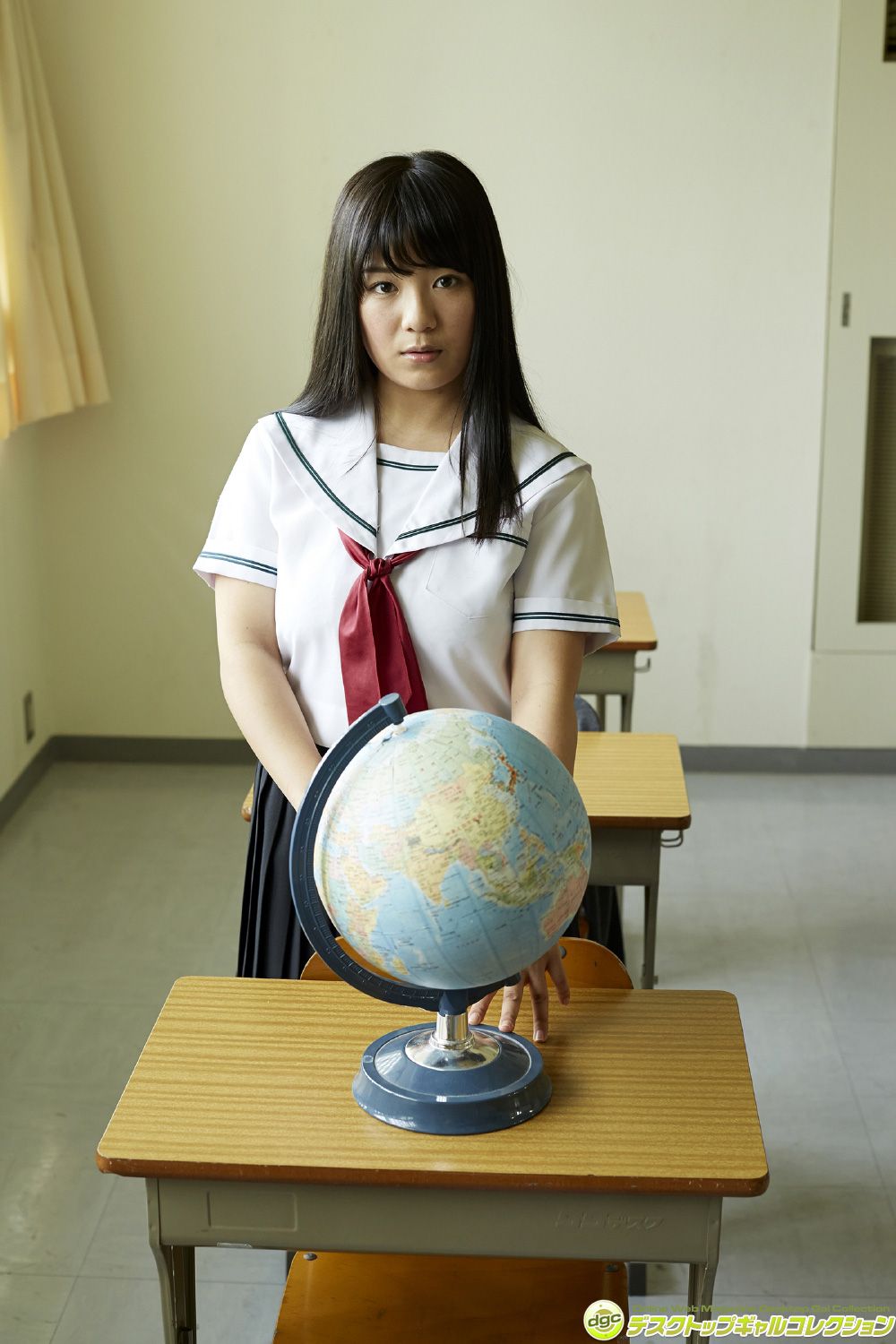 北見千賀《正統派ぽっちゃりアイドルの制服美女紀行!》 [DGC] NO.1220_第4张