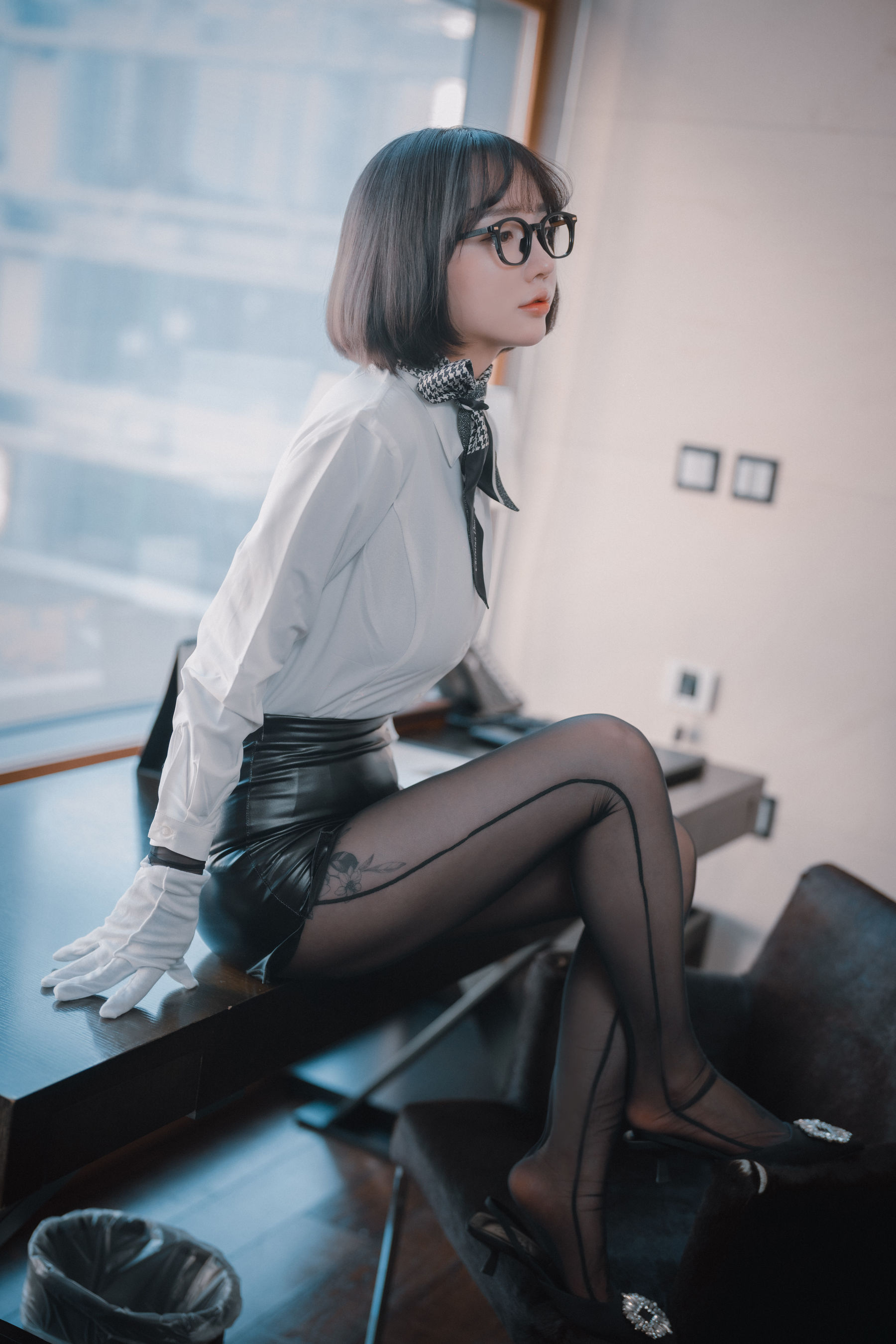 [DJAWA]  Yeeun - Naughty Supervisor + SP.Ver_第2张