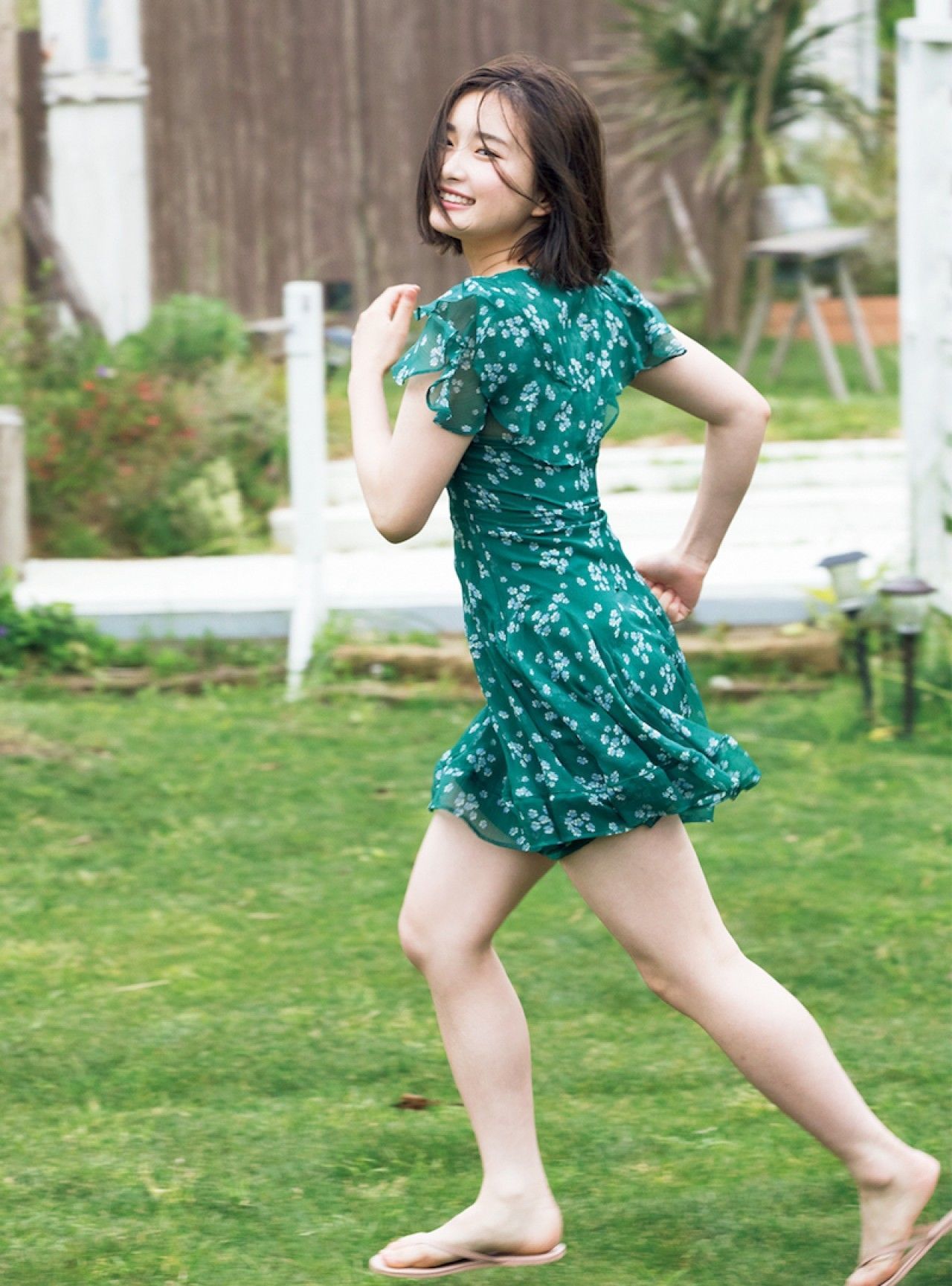 [FRIDAY] 2018.05.18 安倍乙 18歳の青い果実」(動画付き)_第1张