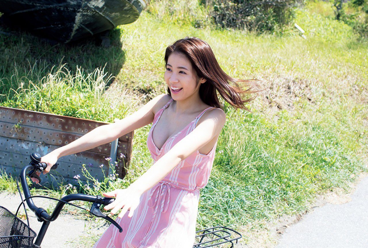 [FRIDAY] 2018.06.08 澤北るな 「美バストがこぼれちゃう！」ちょっとエッチな海合宿(動画付き)_第2张