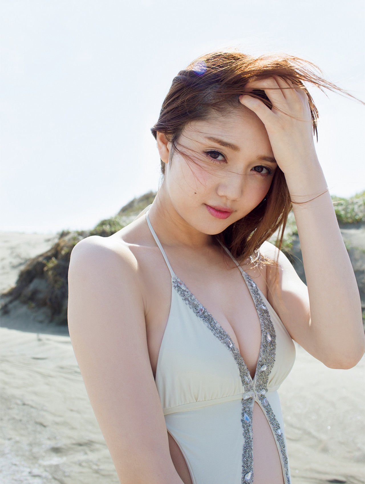 [FRIDAY] 2018.09.21 松川菜々花 人気モテ?ルと水着テ?ート キケンな二十歳の色香 (動画付き)_第5张