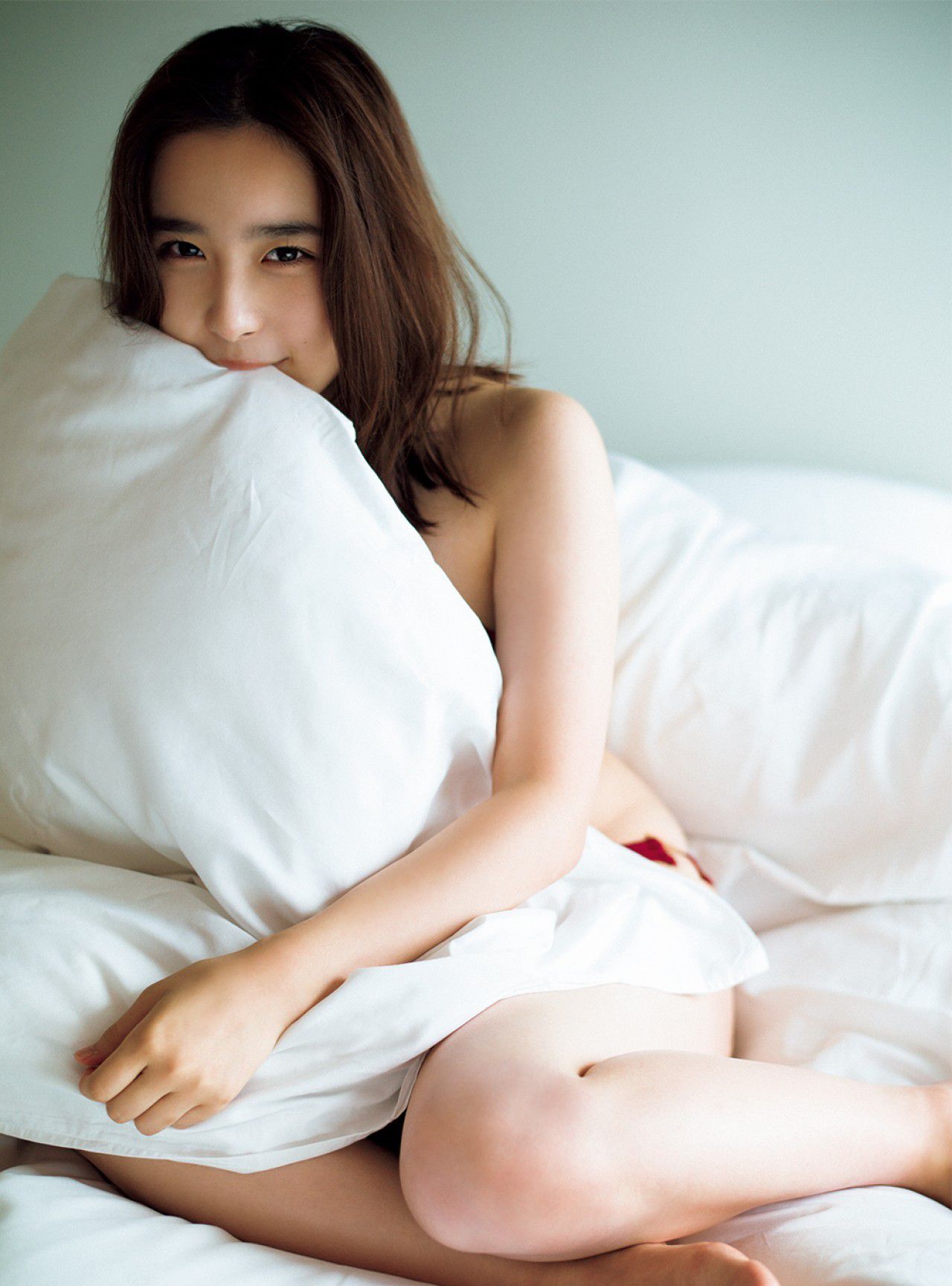 [FRIDAY] 2018.10.05 安倍乙 美少女ヒ?キニ「石原さとみに似てるよね」_第1张