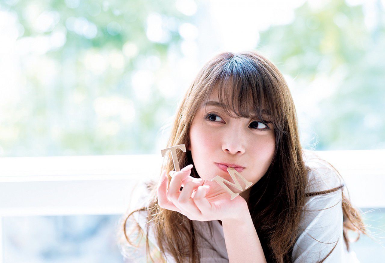 [FRIDAY] 2018.10.05 森咲智美 ハ?ストトッフ?か?透けて見えた！トッフ?ク?ラト?ルか?ついに_第2张