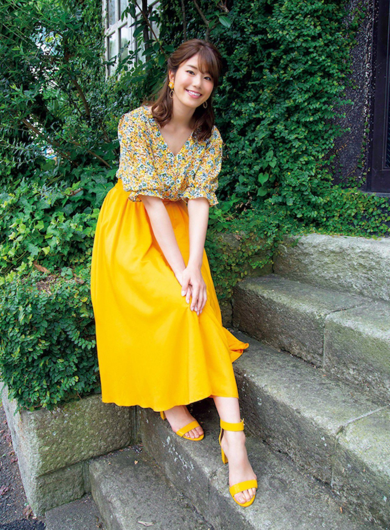 [FRIDAY] 2018.10.05 稲村亜美 ク?ラヒ?ア復活「神ホ?テ?ィ」_第3张