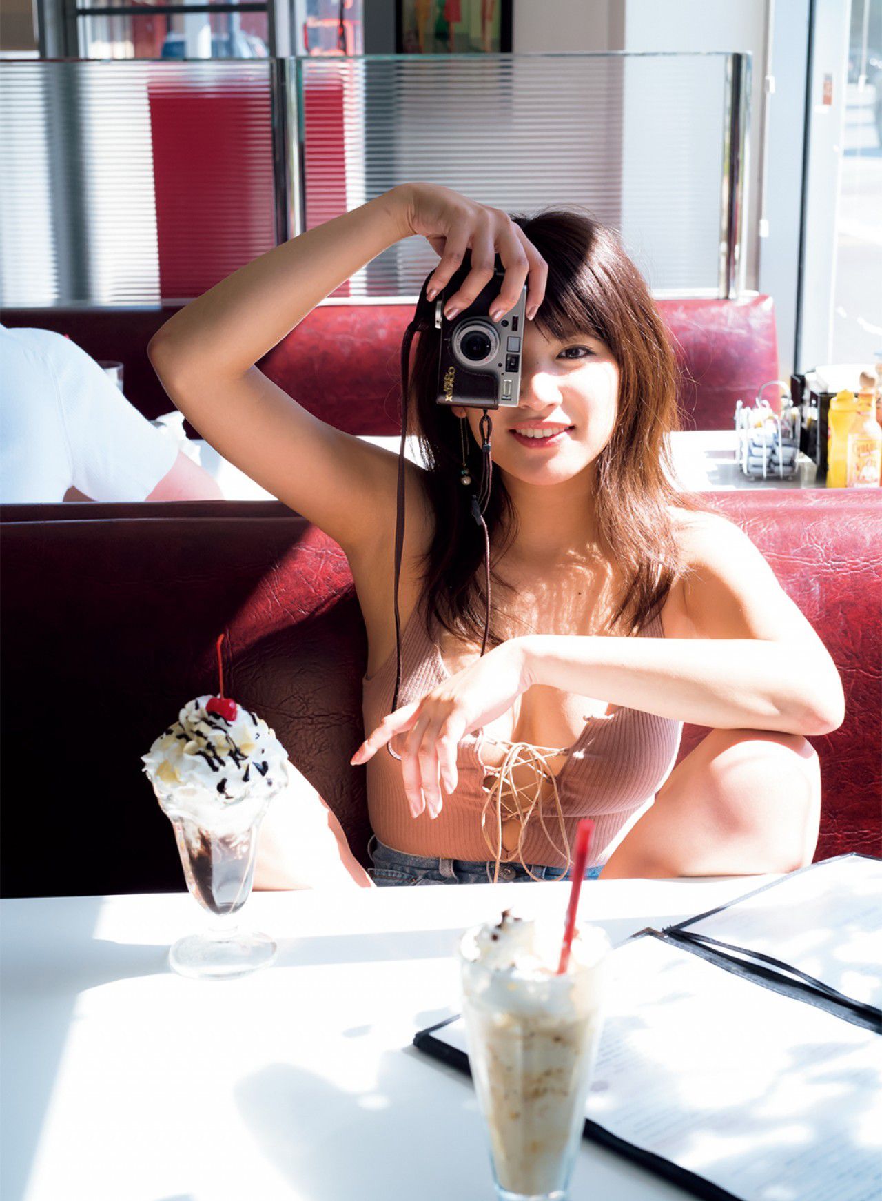 [FRIDAY] 2018.10.26 久松郁実 ランシ?ェリーからあふれる?美ハ?スト_第4张