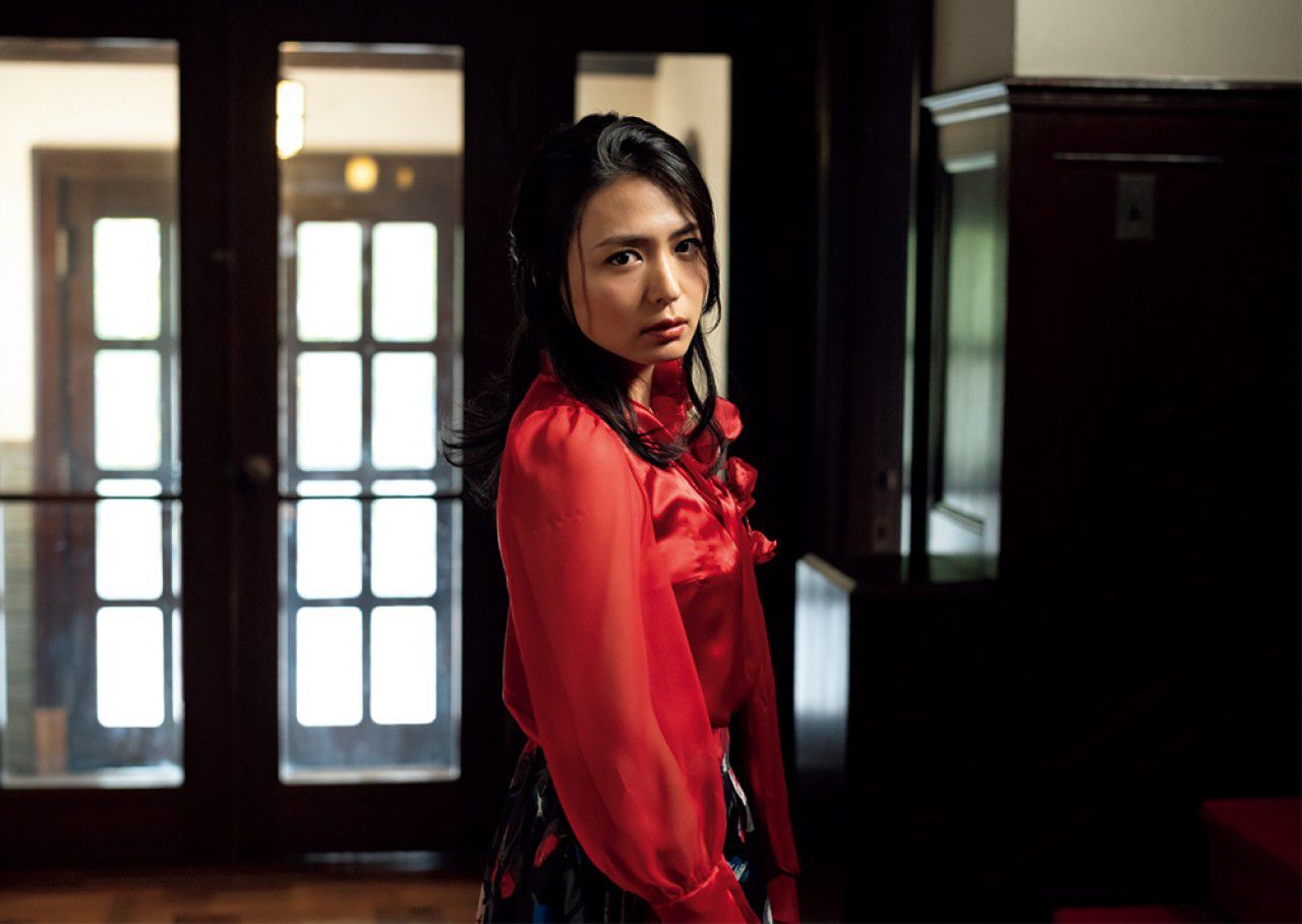 [FRIDAY] 2018.10.26 川村ゆきえ 成熟した美裸身 (動画付き)_第2张