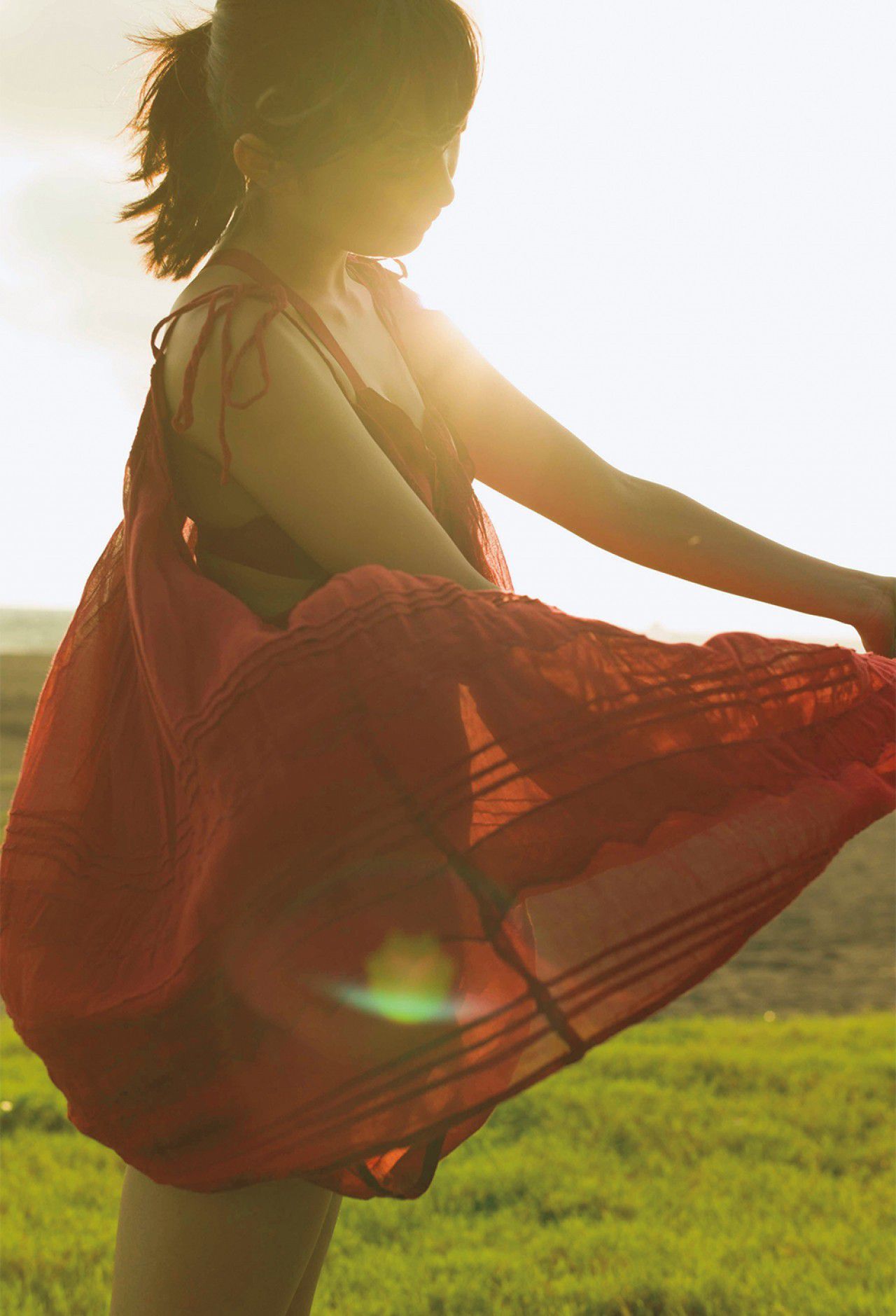 [FRIDAY] 2018.11.09 渡邉幸愛 SUPER★GiRLS 純白ランジェリーで勝負！_第4张