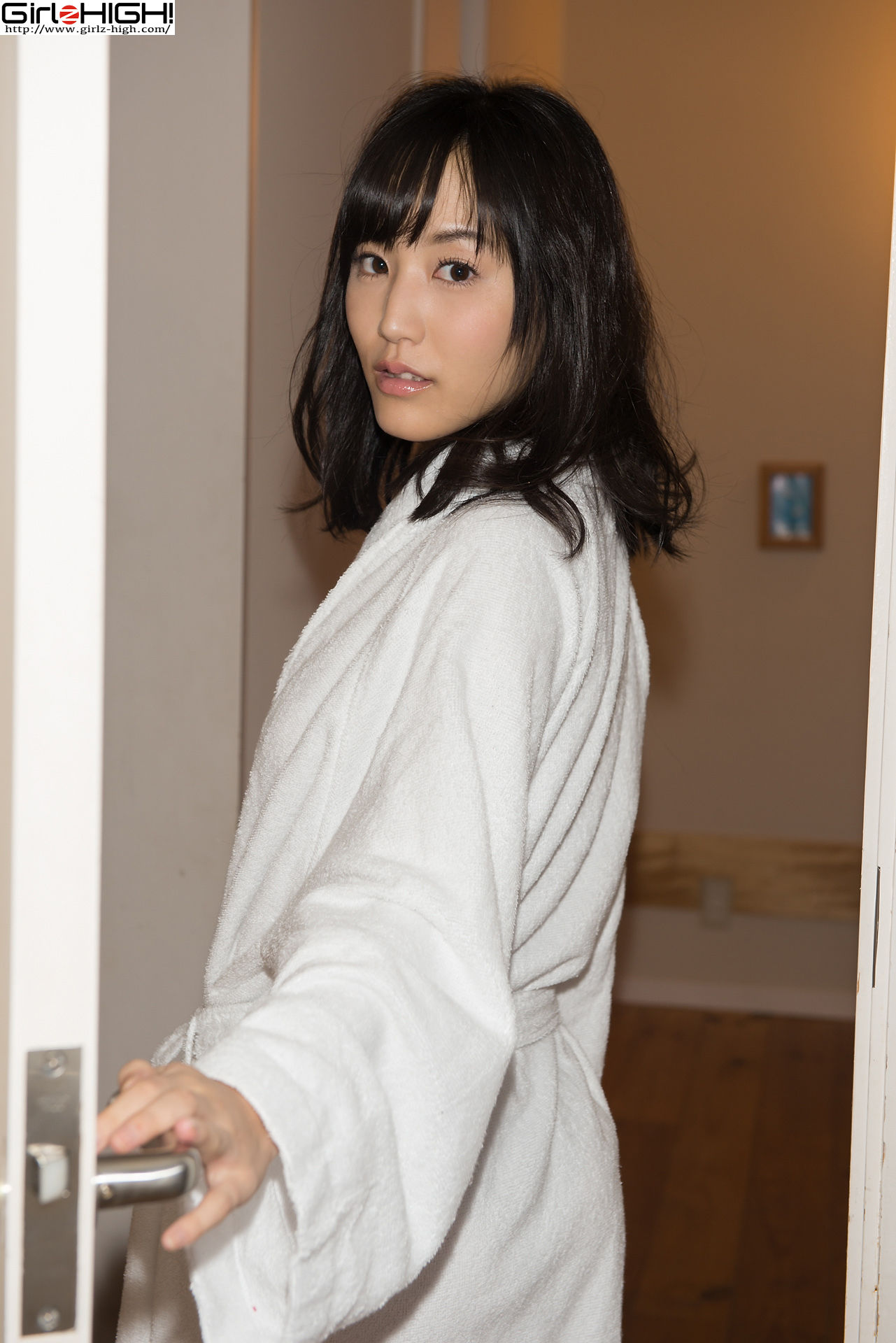 浜田由梨《イケナイことしようよ》黒下着 [Girlz-High]_第2张