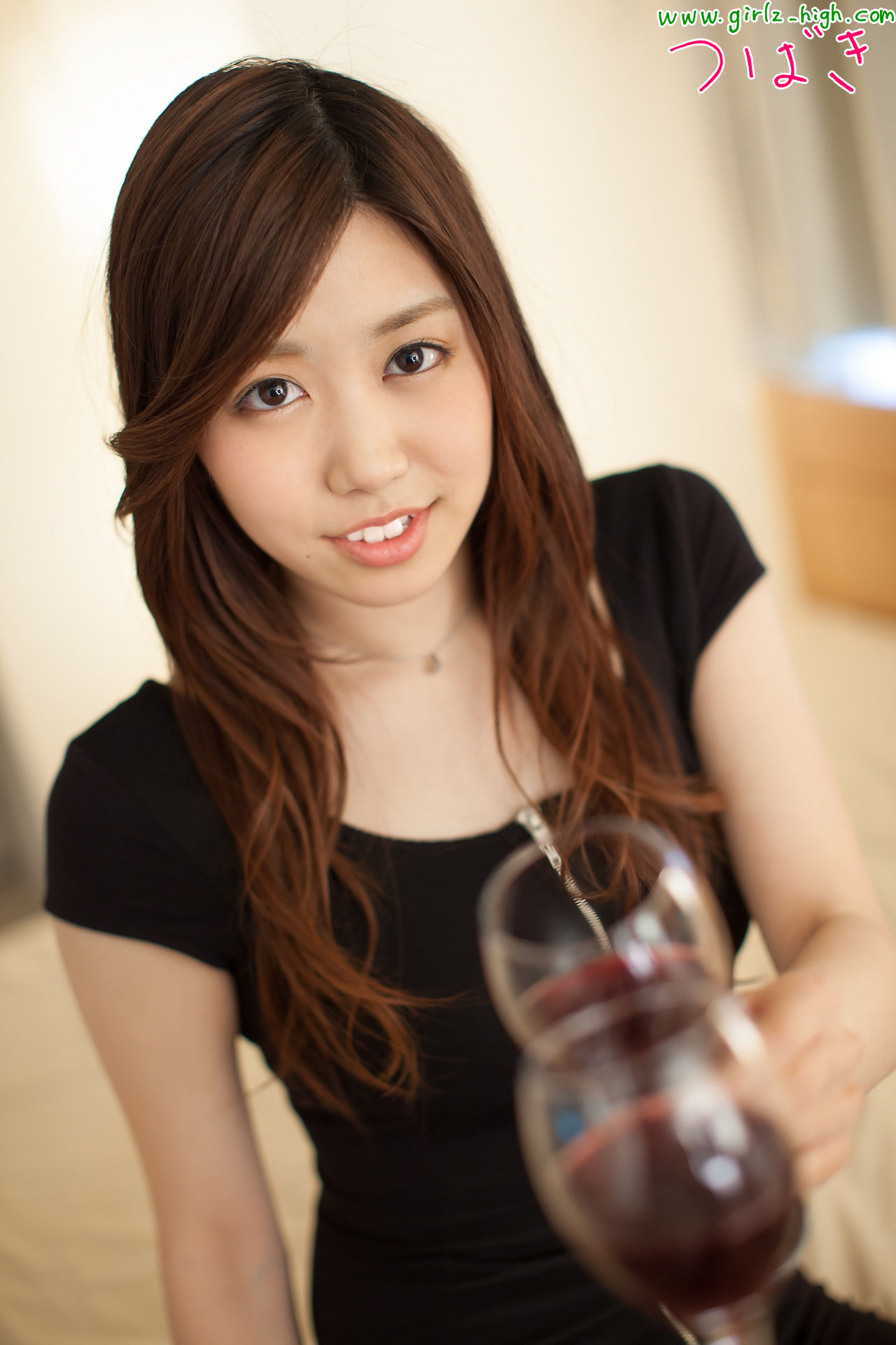 上倉つばき《くすぐったいよ》赤変形ビキニ [Girlz-High]_第2张