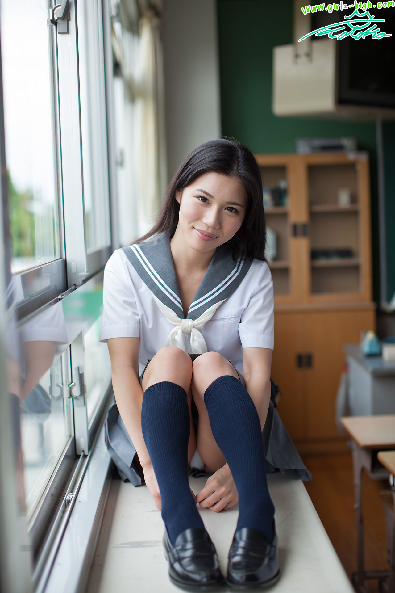 みね琴叶《どこ見てるの？》制服展開ビキニ [Girlz-High]_第4张