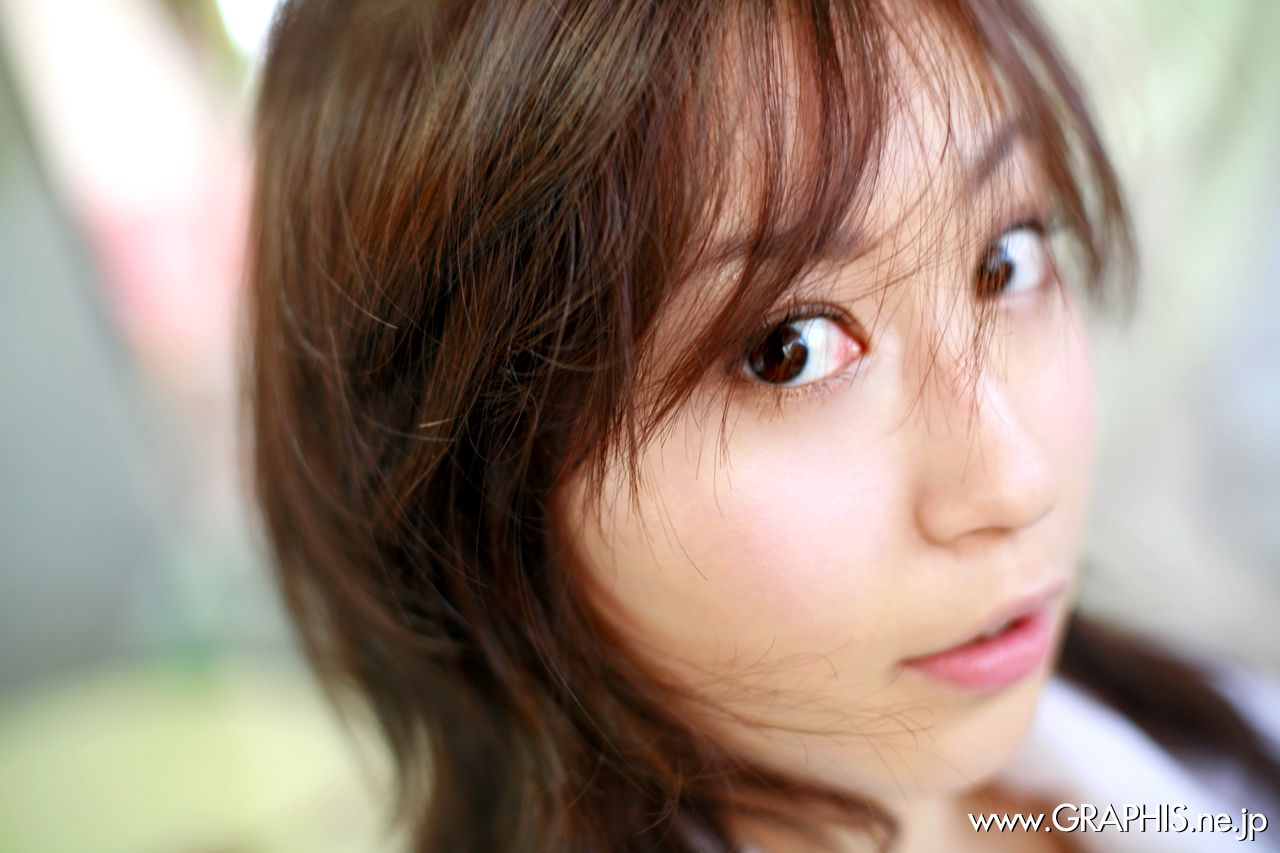 Momo Yoshizawa 吉沢もも [Graphis] First Gravure 初脱ぎ娘_第1张