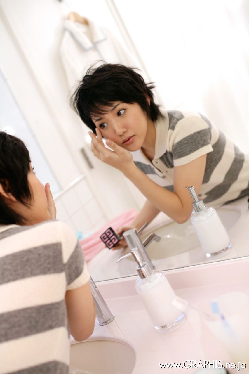 Uran Minami 南优兰 [Graphis] First Gravure 初脱ぎ娘_第1张