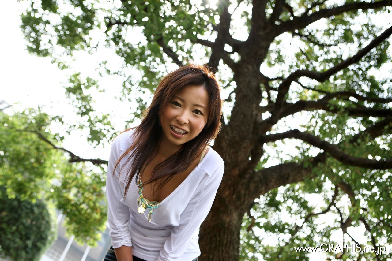 Nana Otone 乙音奈々 [Graphis] First Gravure 初脱ぎ娘_第1张