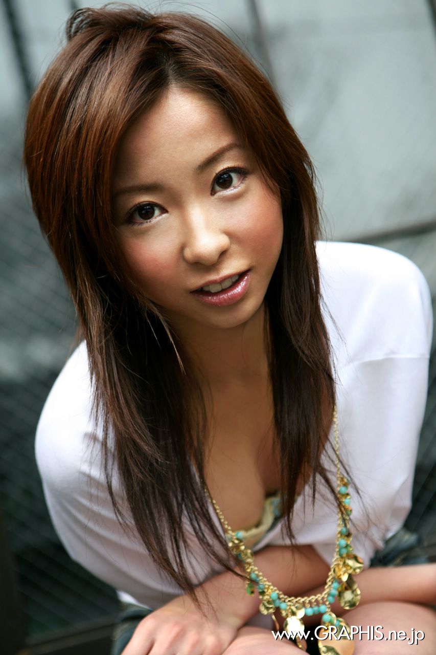 Nana Otone 乙音奈々 [Graphis] First Gravure 初脱ぎ娘_第2张