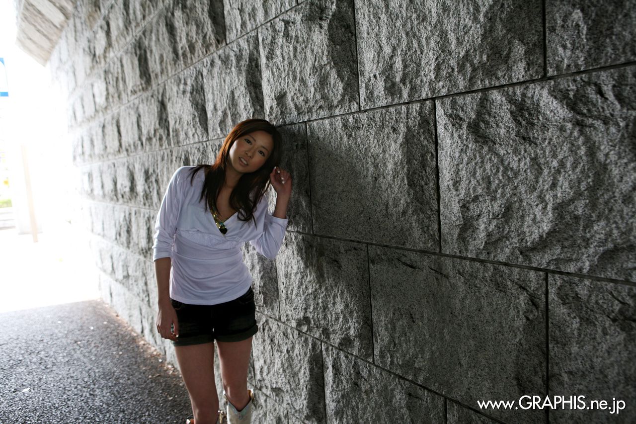 Nana Otone 乙音奈々 [Graphis] First Gravure 初脱ぎ娘_第3张